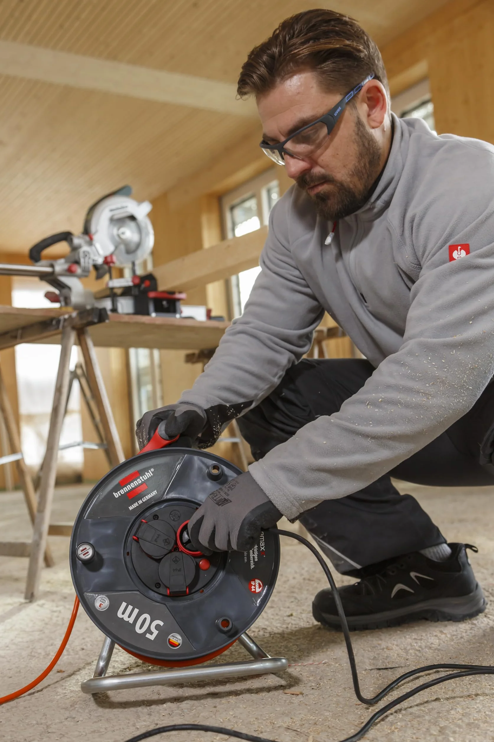 Brennenstuhl Garant V2 bęben kablowy IP44, 50 m, do użytku na zewnątrz (Made in Germany, kabel w kolorze pomarańczowym, krótkotrwałe zastosowanie na zewnątrz)