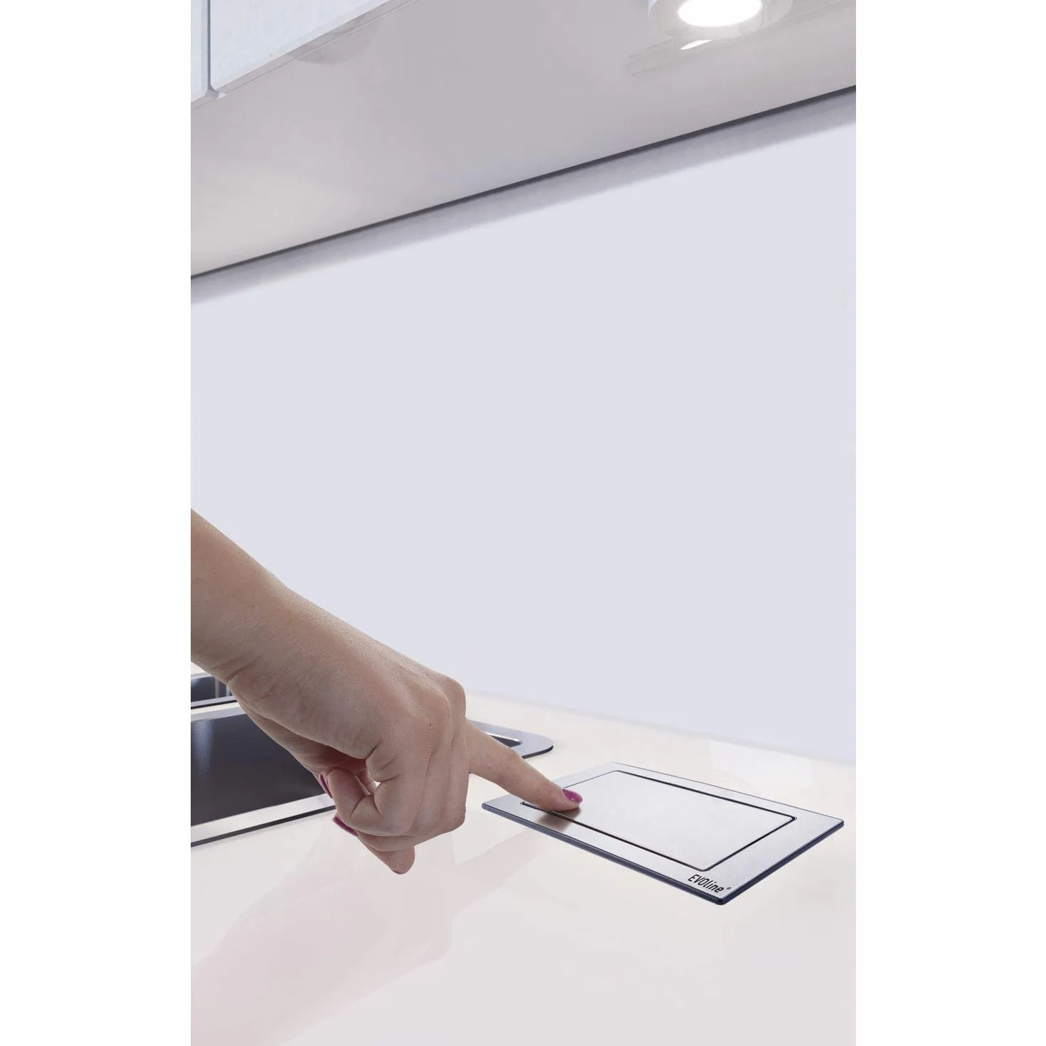 EVOline Gniazdko wtykowe Backflip 2-drożne z ładowarką USB-C biały matowy
