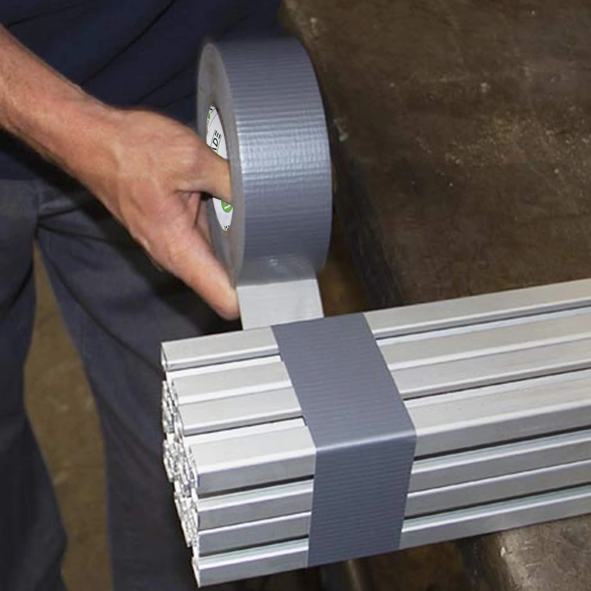 Taśma klejąca pancerna srebrna 48 mm x 50 m Duct Tape 2 sztuki