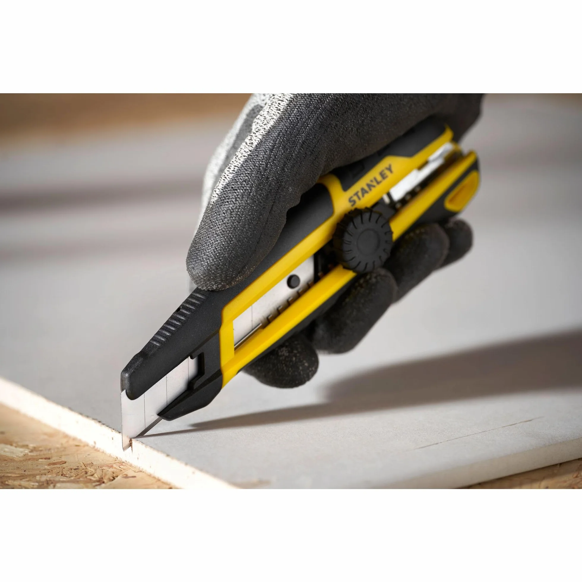STANLEY Nóż do cięcia 18 mm STHT10500-0