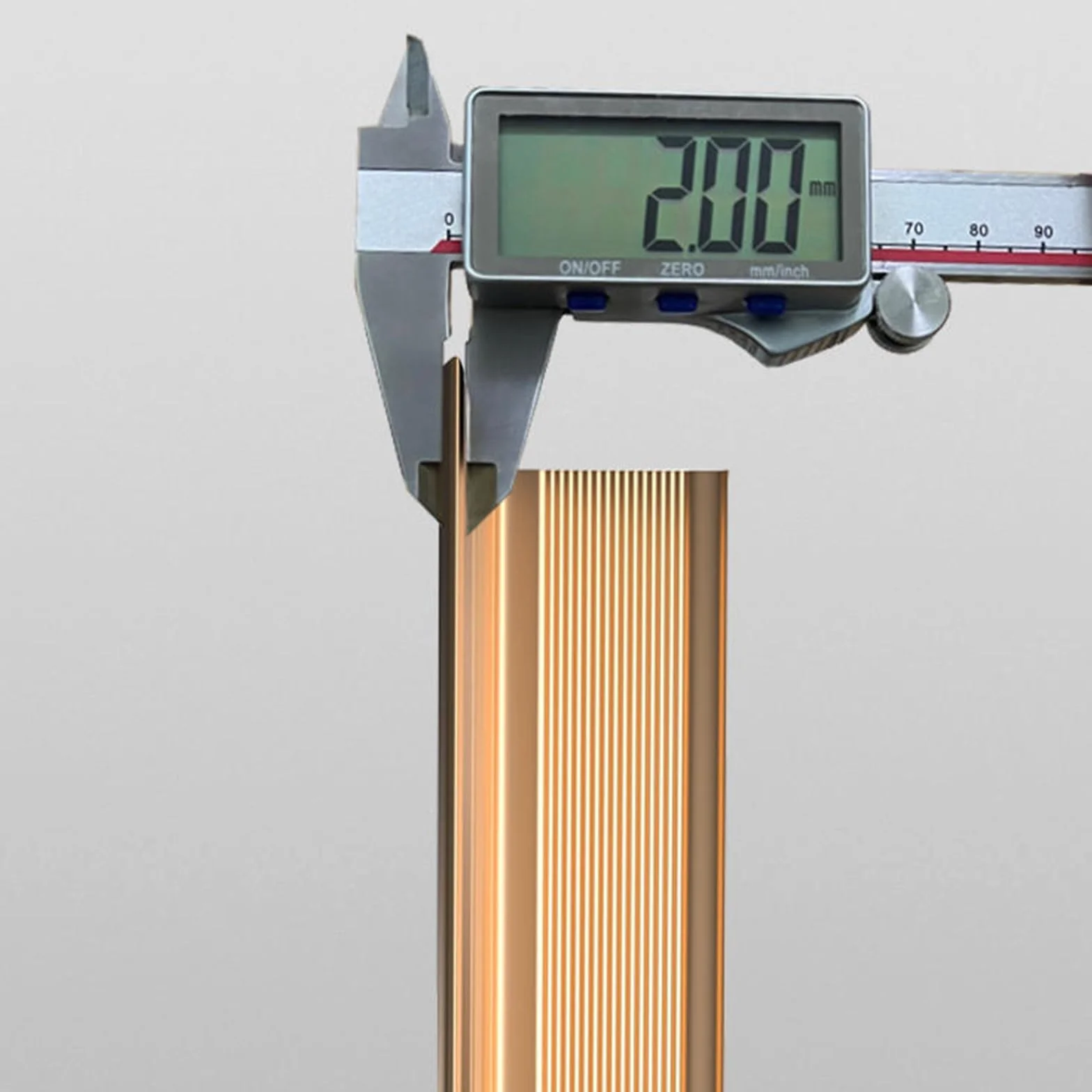 Aluminiowa listwa progowa 90 cm srebrna metalowa