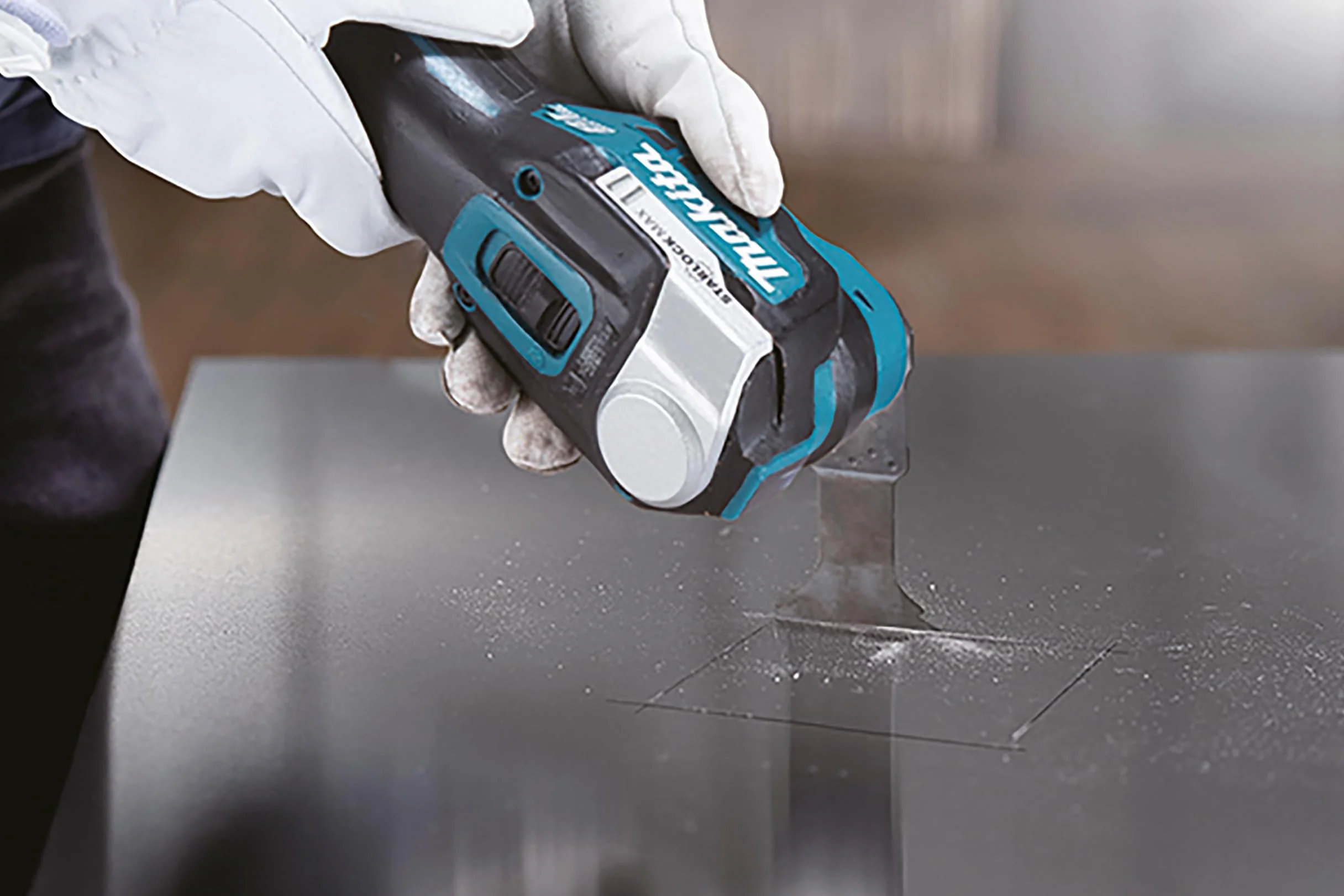 MAKITA DTM52ZJX2 Narzędzie wielofunkcyjne 18 V LXT Solo z zestawem akcesoriów MAKPAC