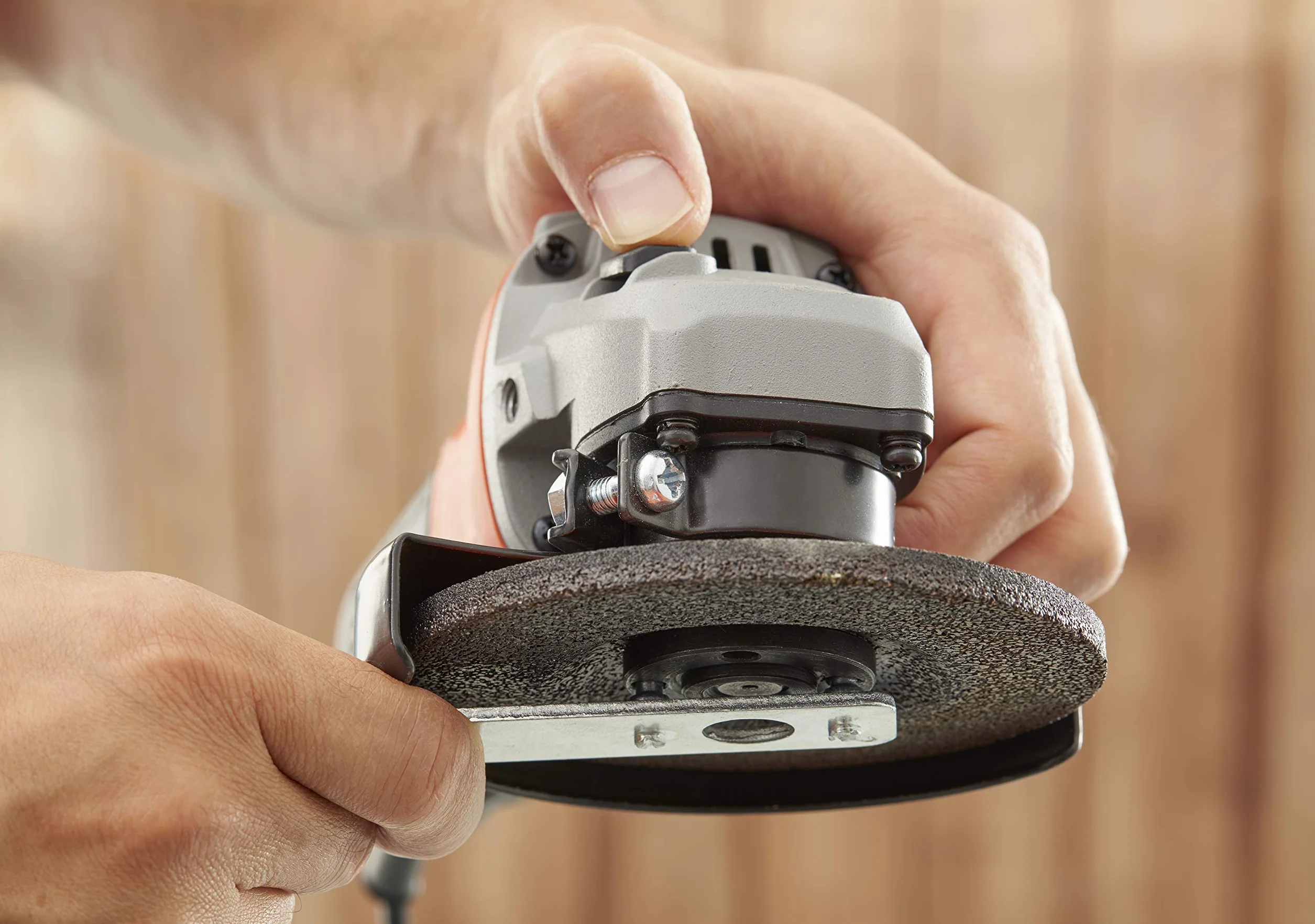 Black+Decker Szlifierka kątowa 710 W 115 mm BEG010