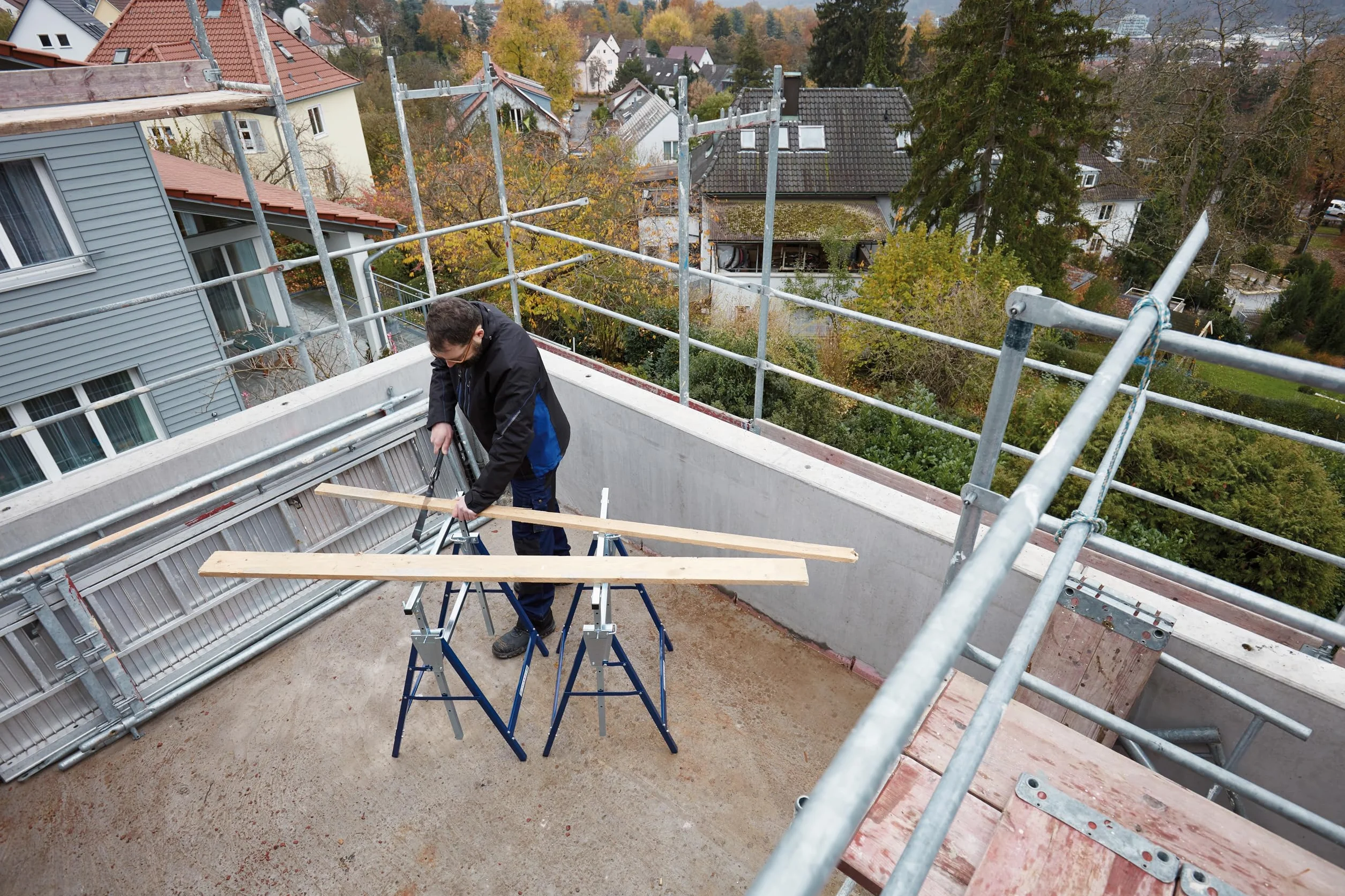 Brennenstuhl MB 160 H Stojak Roboczy z Regulacją Wysokości, Srebrny, 68 x (82-130) cm