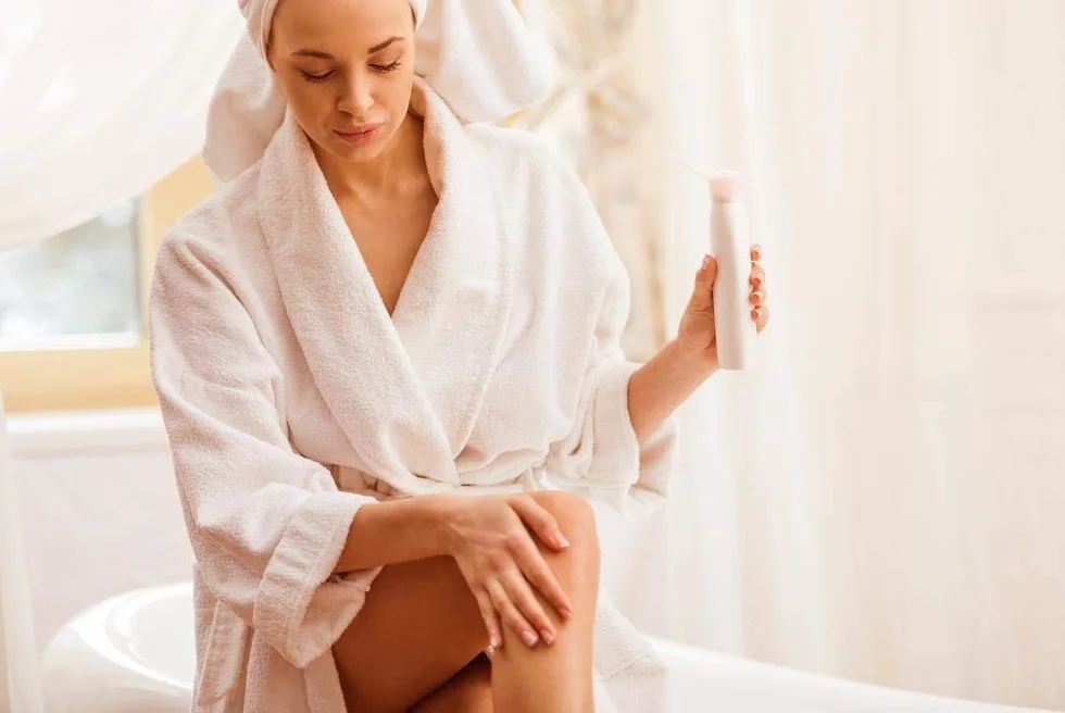 EpilWax Podgrzewacz wosku, zestaw do depilacji, z podstawką – z 6 wkładami do wosku, 100 pasków z włókniny i olejkiem do pielęgnacji