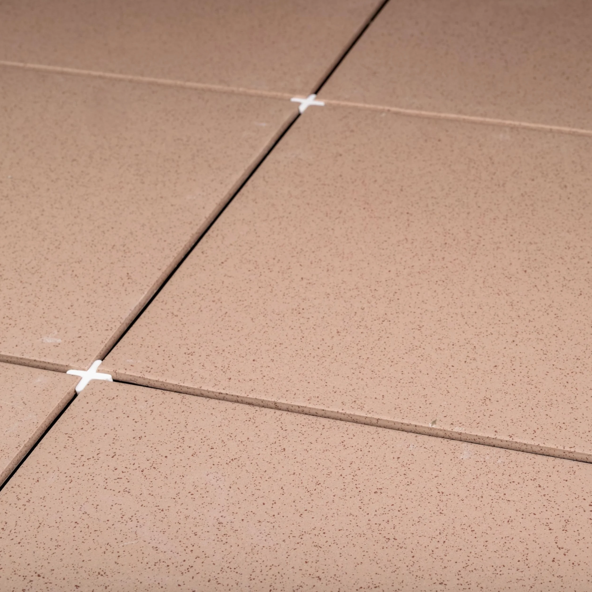Krzyże do płytek, grubość 2 mm, 1000x, plastikowe przekładki