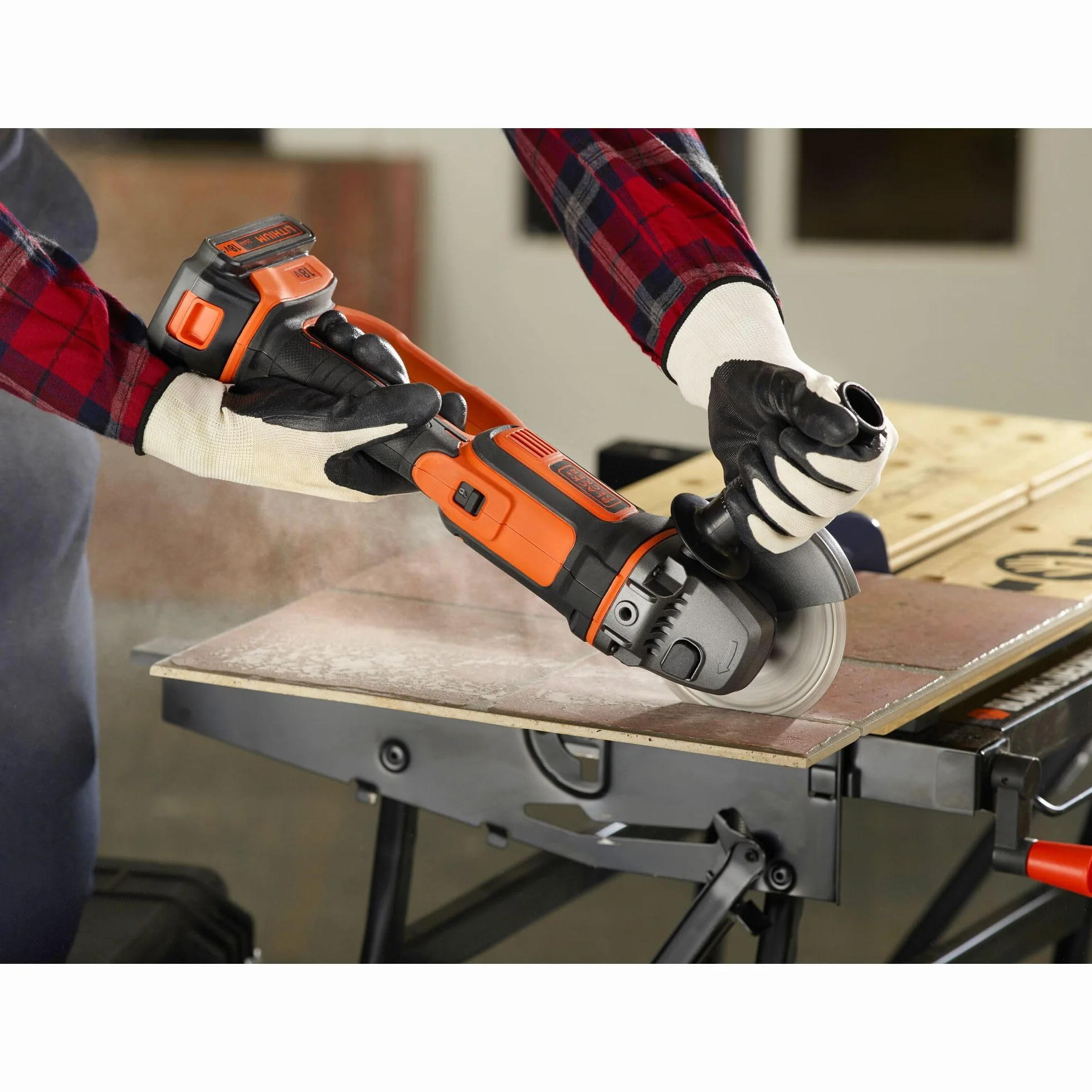 BLACK+DECKER Szlifierka Kątowa BCG720N-XJ