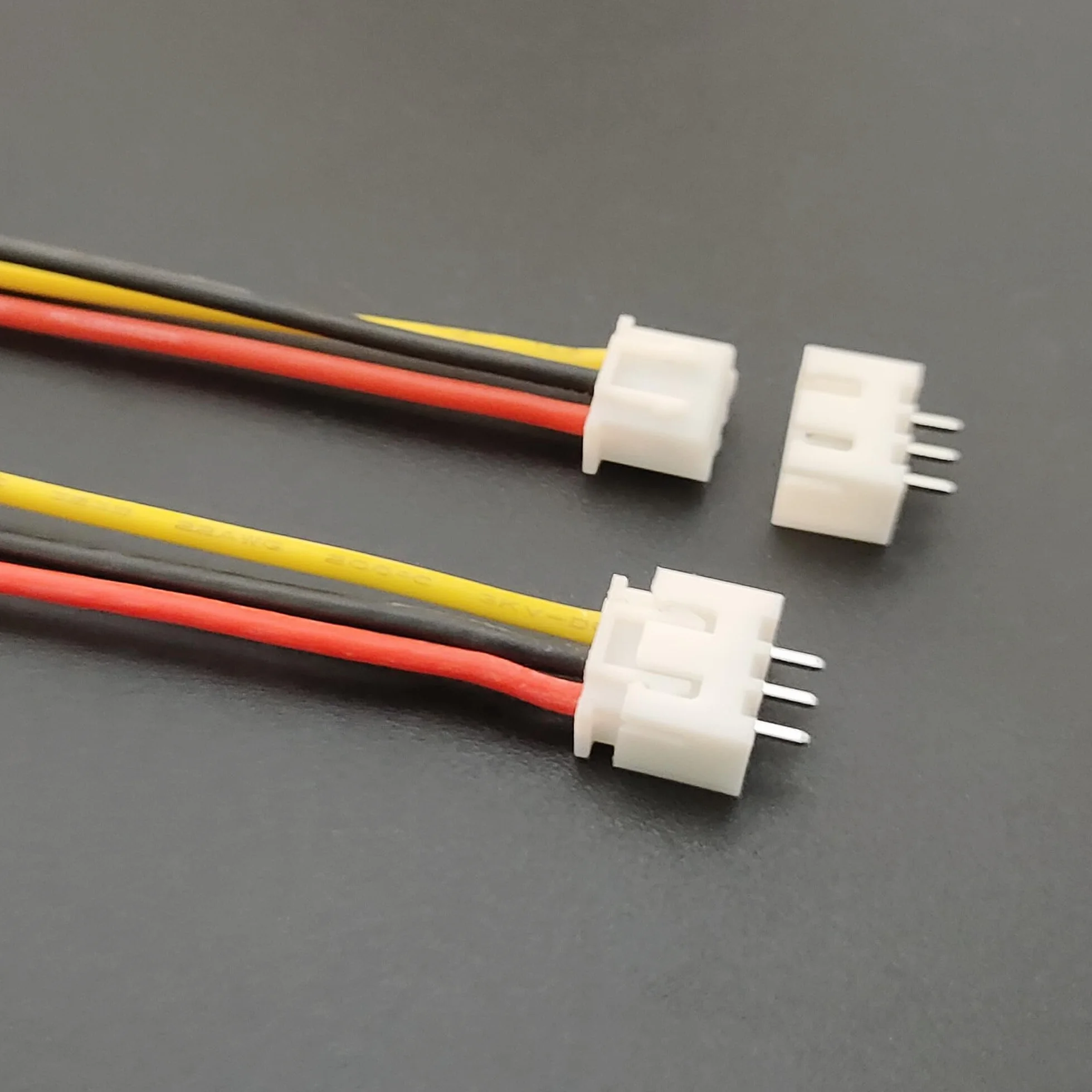 JST-XH 2,54 mm 3-pinowa wtyczka męska z 15 cm 22 AWG kabel silikonowy zestaw