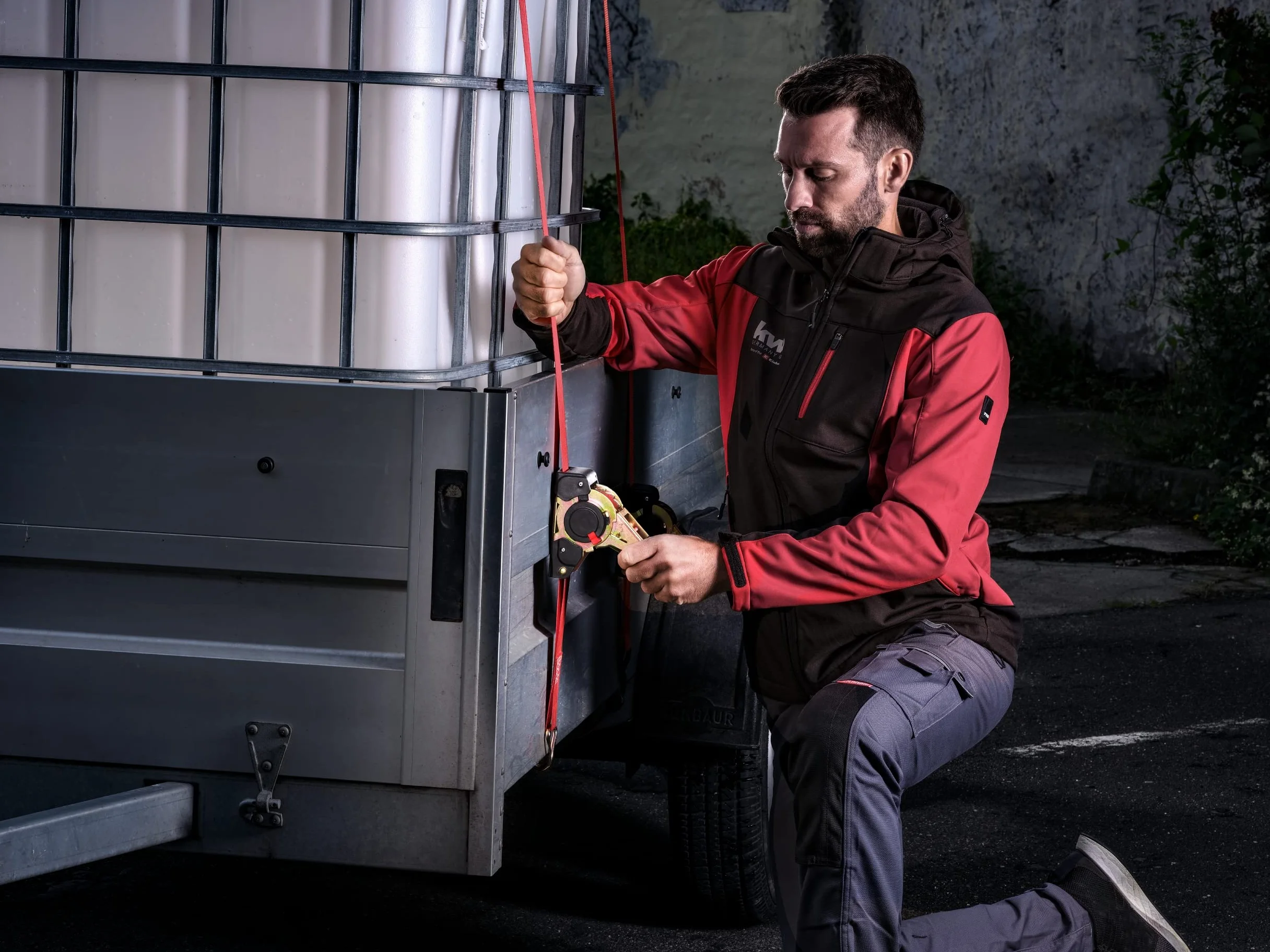 Kwb Pas mocujący z automatycznym zwijaniem 500 kg 38 mm 4 m z hakiem TÜV/GS