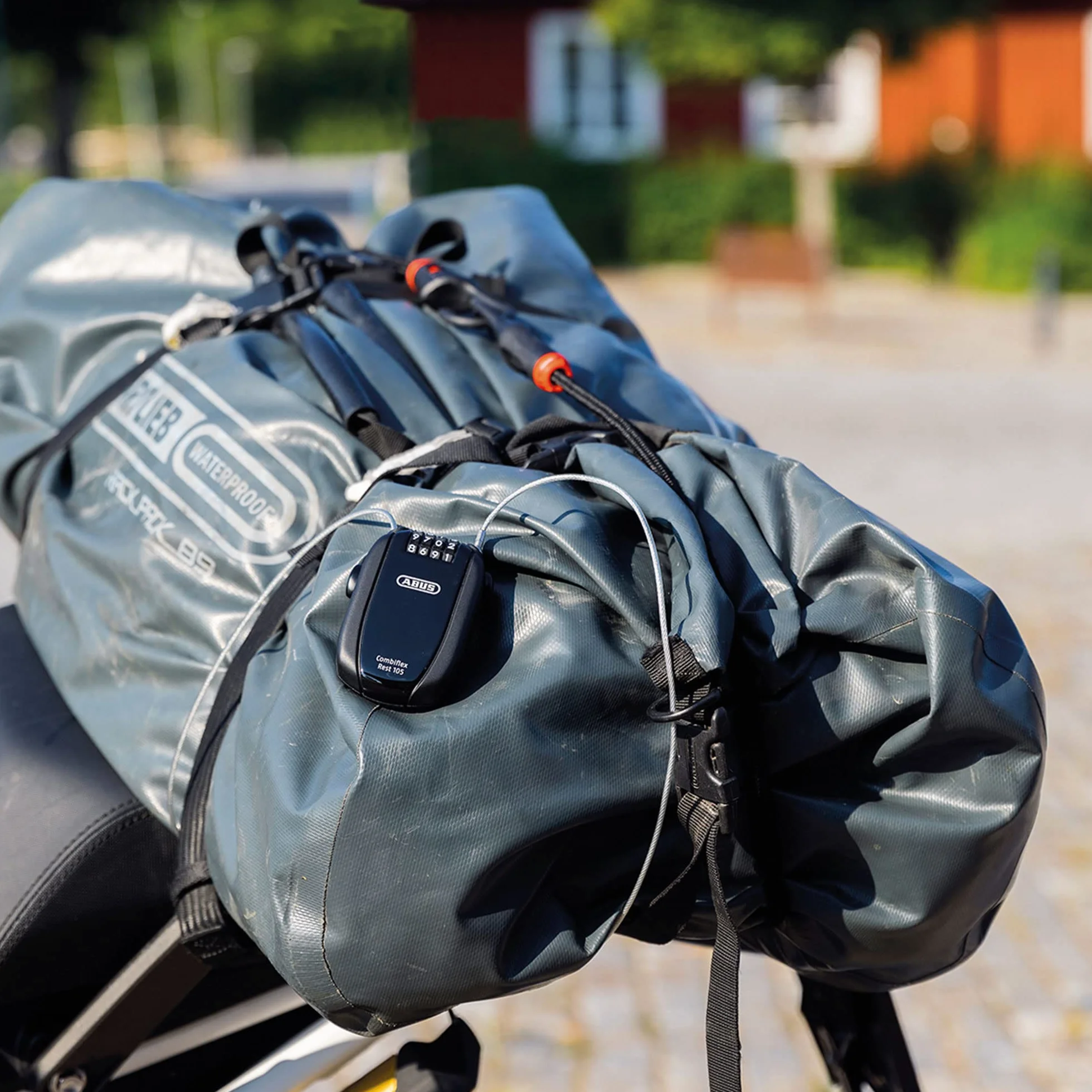 ABUS Zapięcie linkowe Combiflex - zamek do zabezpieczenia nart, kasku, wózka i bagażu - Trip 125 - długość 125 cm - grubość 3 mm - z kodem numerycznym - czarny