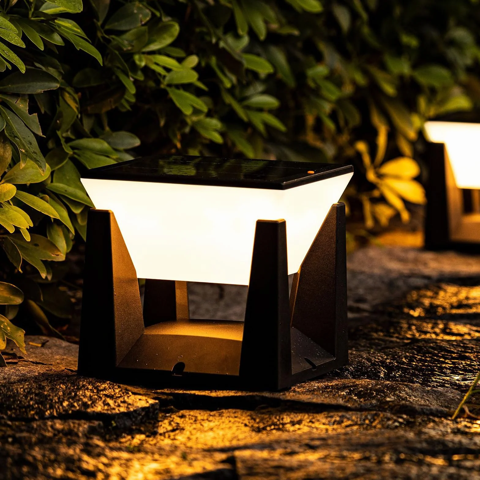 Lampa ogrodowa IP65, zewnętrzne lampy słoneczne, ciepła biel, czarne