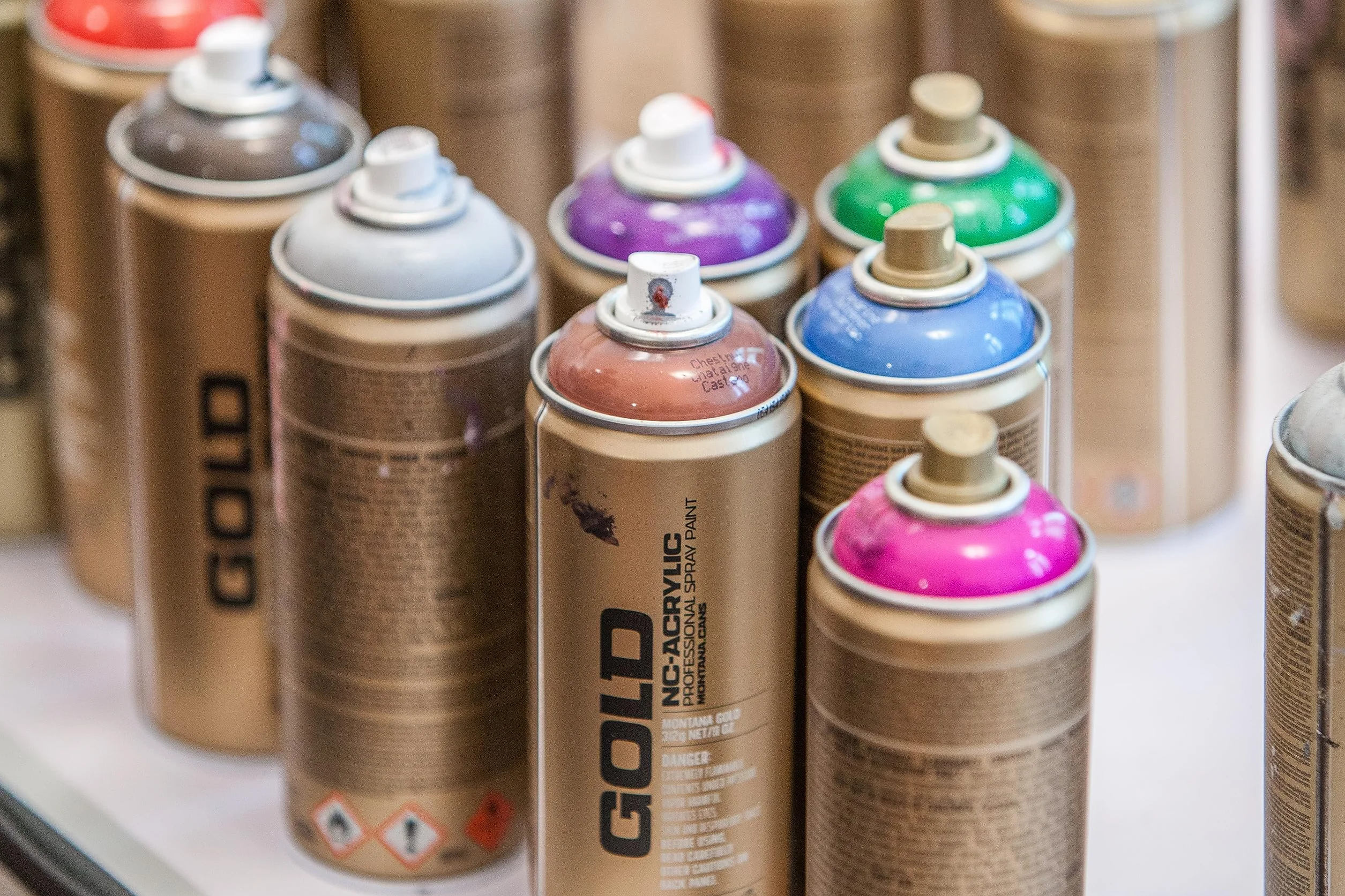 Montana Cans puszka w sprayu złota Gld400 M3000 400 ml złoty chrom
