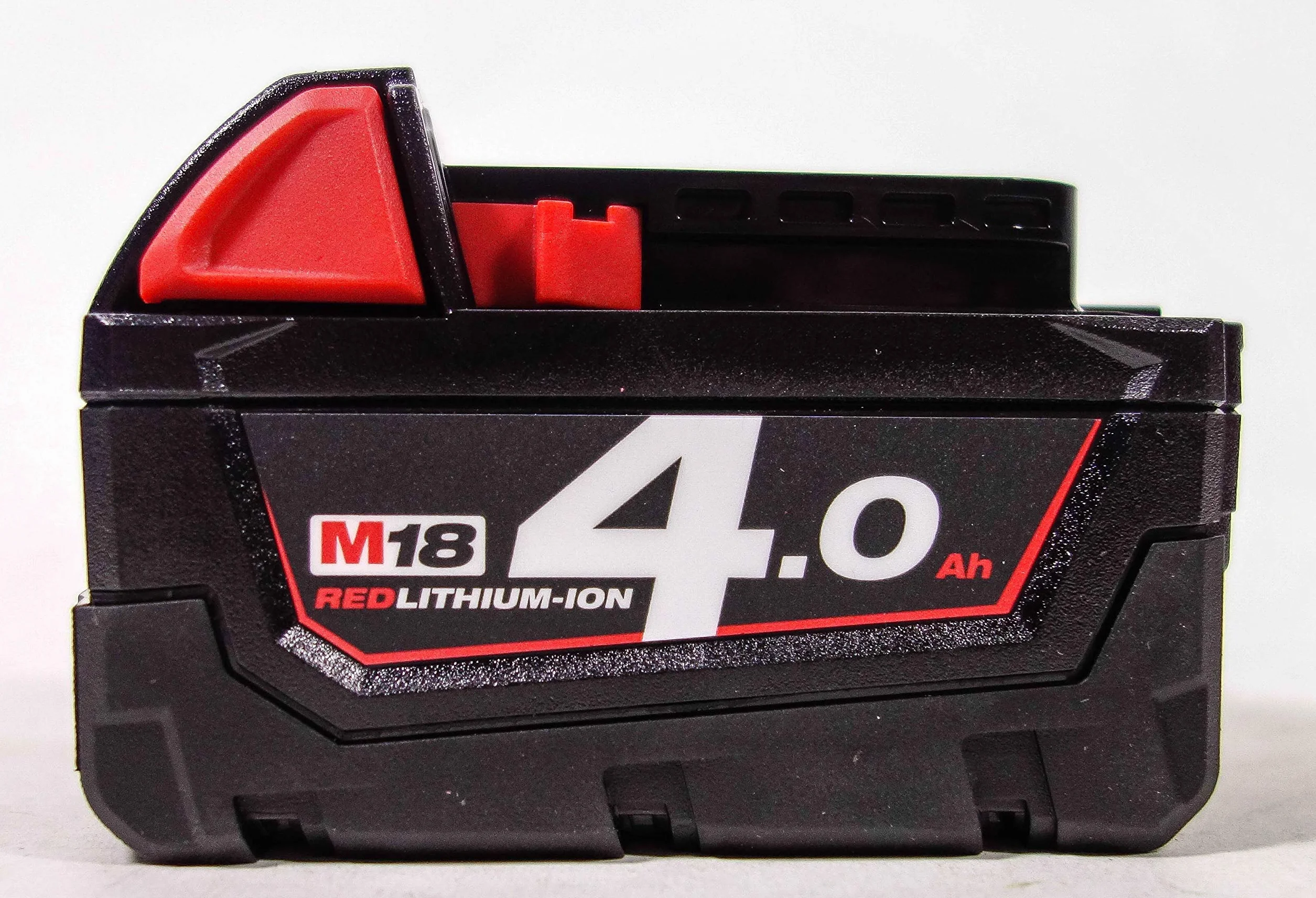 Milwaukee M18 BPD-402C Wiertarka Udarowa 18V 4,0 Ah 60 Nm 2 Poziomy Prędkości
