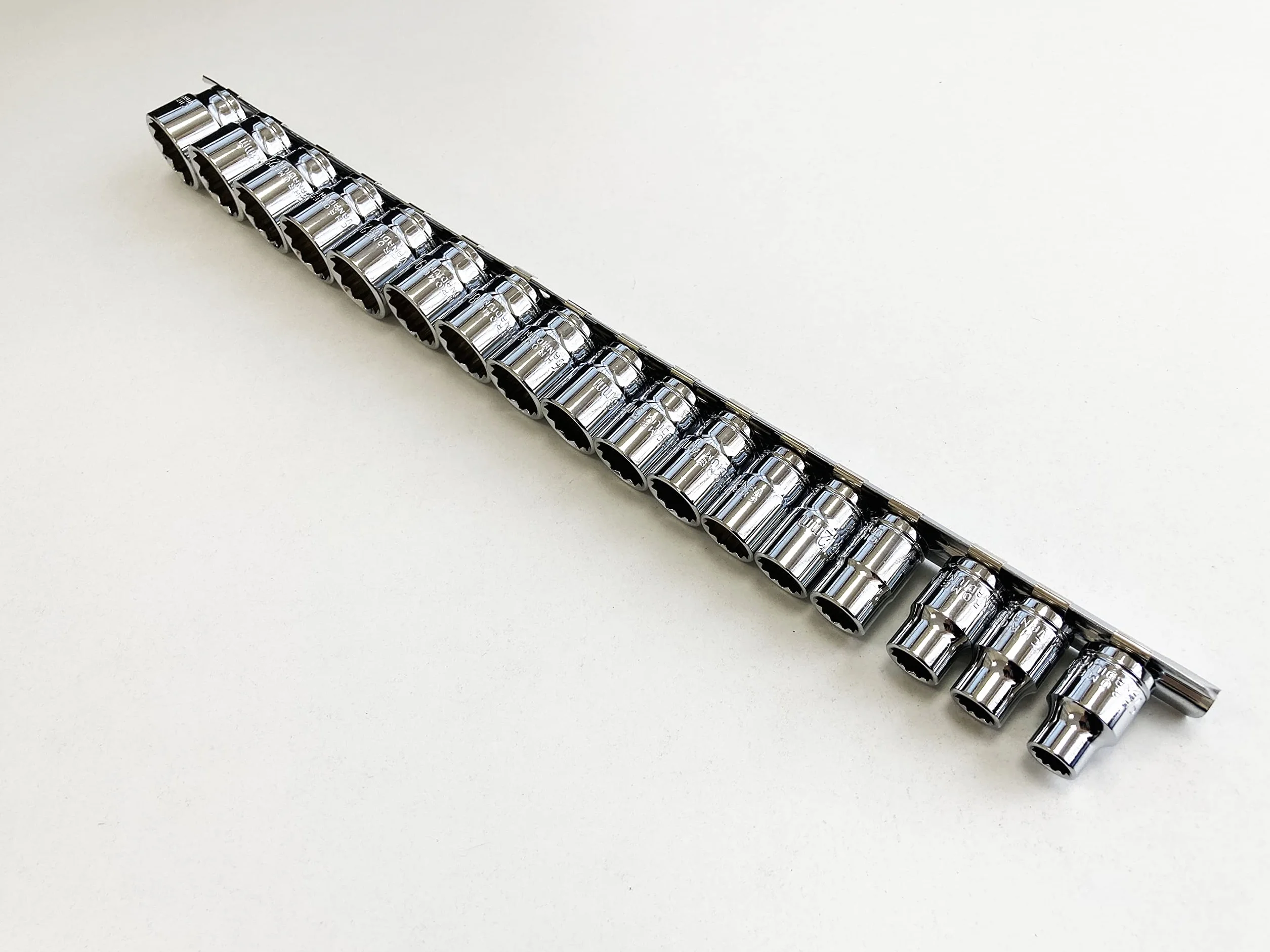 3/8" 12-stronne płytki gniazda CRV 17 szt. na szynie