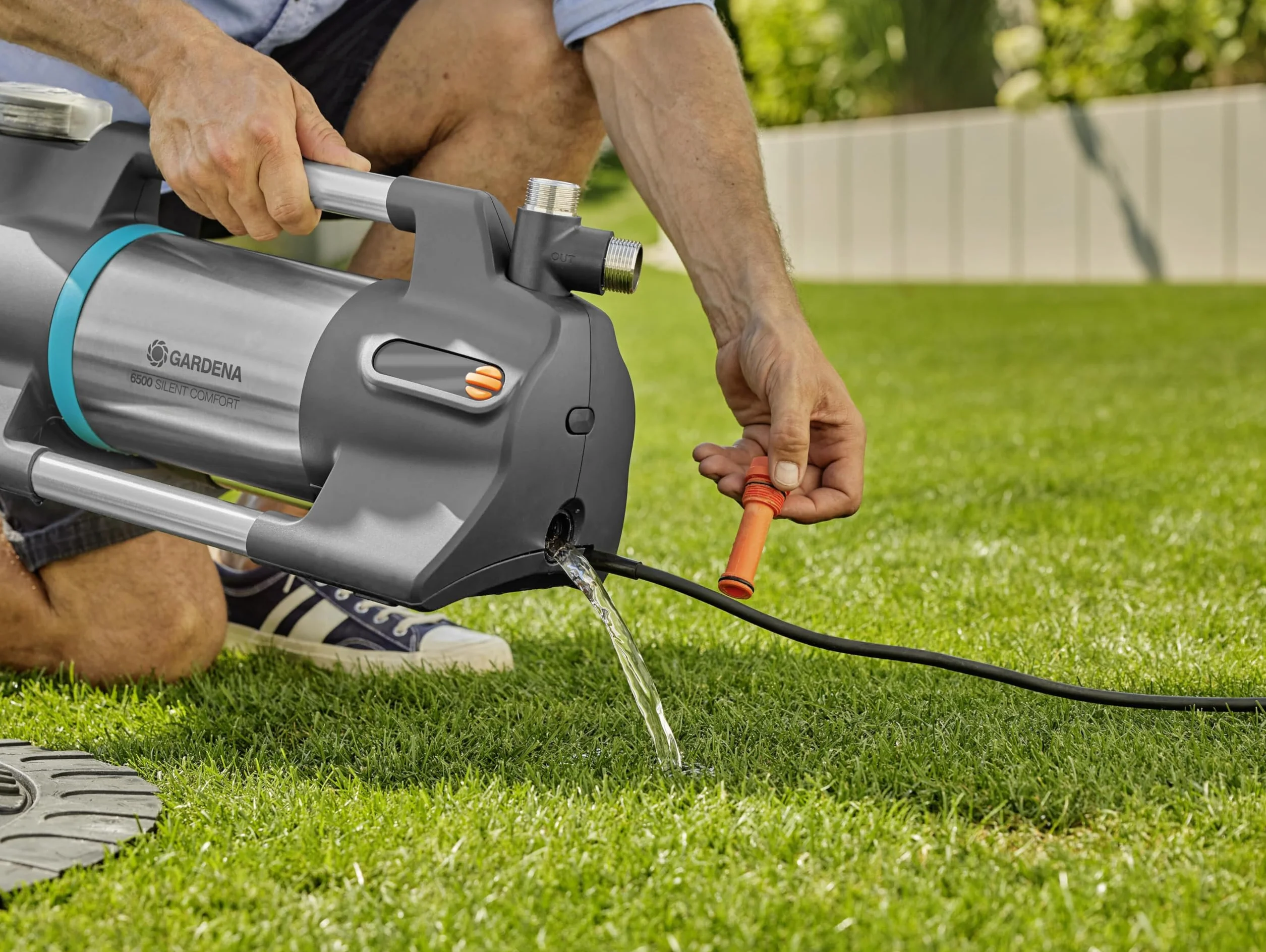 Gardena pompa ogrodowa 6500 SilentComfort: Cicha pompa nawadniająca sterowana przez aplikację, tłoczenie 6500 l/h, zabezp. przed pracą na sucho, stal nierdzew., energoosz. i wodoszcz. (9059-20)