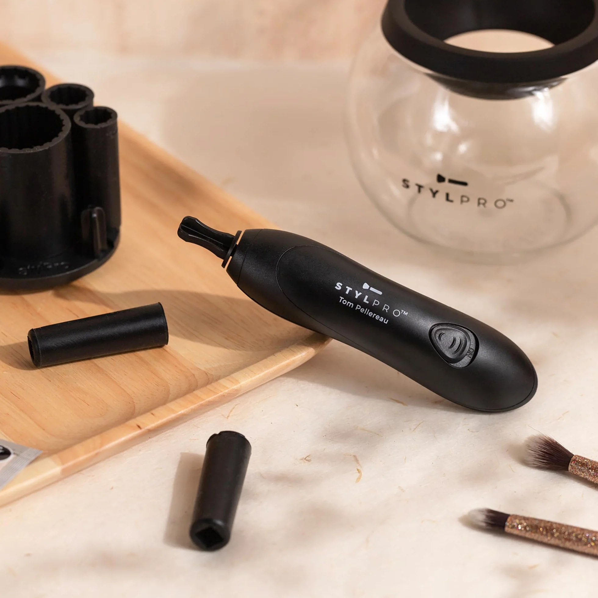 STYLPRO Suszarka do czyszczenia pędzli do makijażu 2 w 1 – najlepsza elektryczna szczotka do makijażu pralka 30 sekund sucha – wegański produkt kosmetyczny od Inventor Tom Pellereau