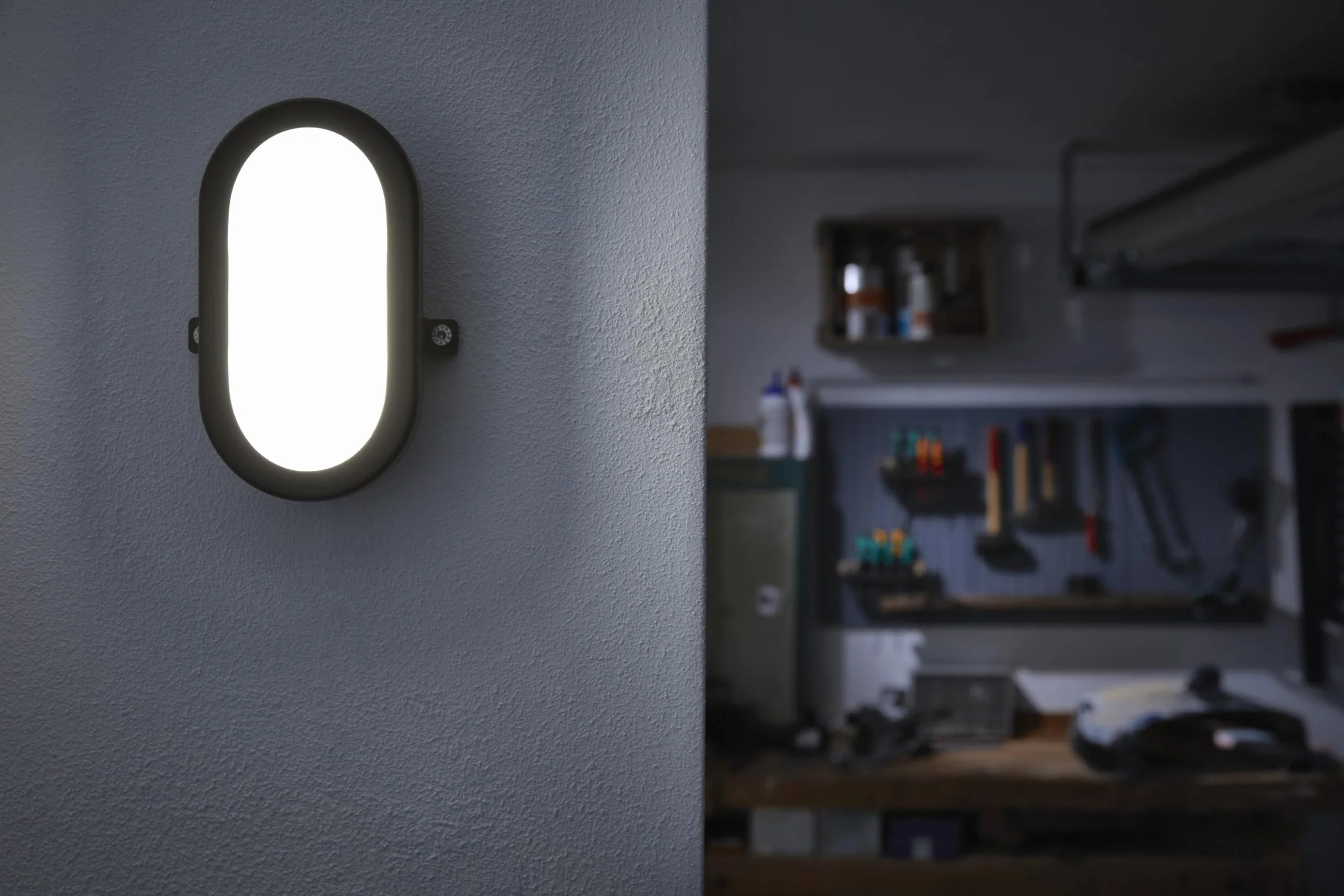 OSRAM Kinkiet 6W Bulkhead 4000K 420 lm IP54 IK06 odporny na wstrząsy poliwęglan 120°