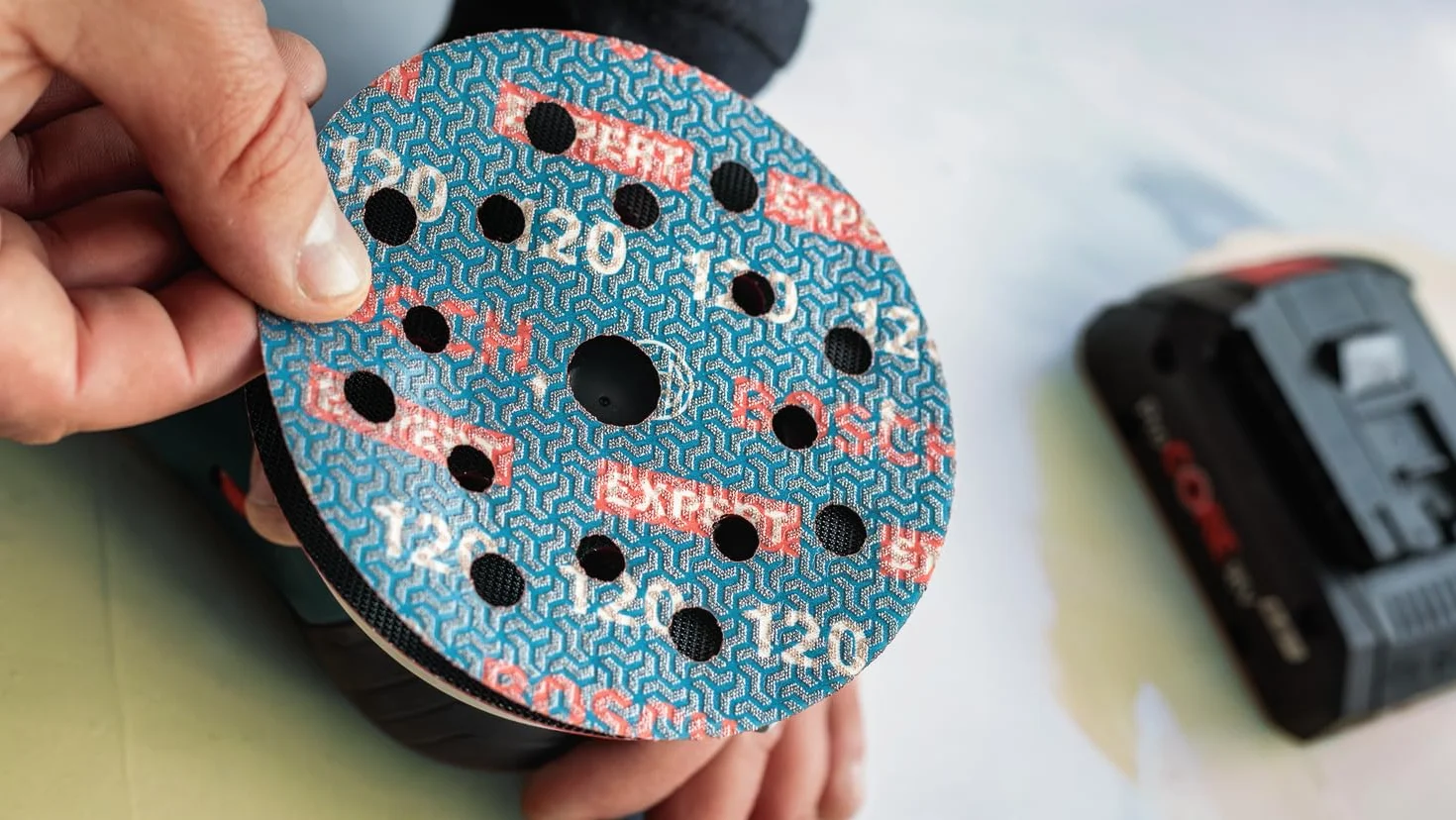 Bosch EXPERT O780 tarcza szlifierska do folii 150 mm ziarnistość 240