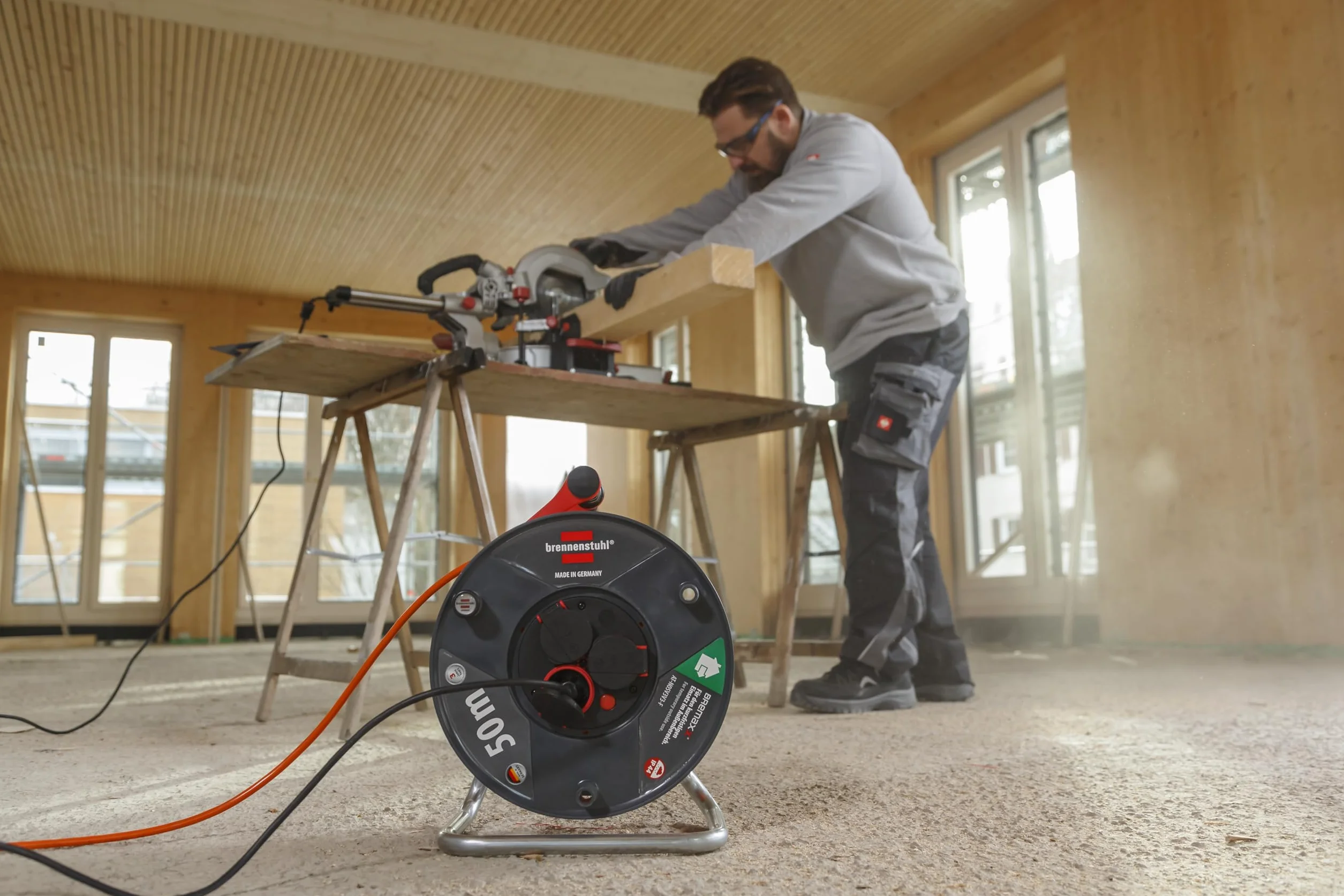 Brennenstuhl Garant V2 bęben kablowy IP44, 50 m, do użytku na zewnątrz (Made in Germany, kabel w kolorze pomarańczowym, krótkotrwałe zastosowanie na zewnątrz)