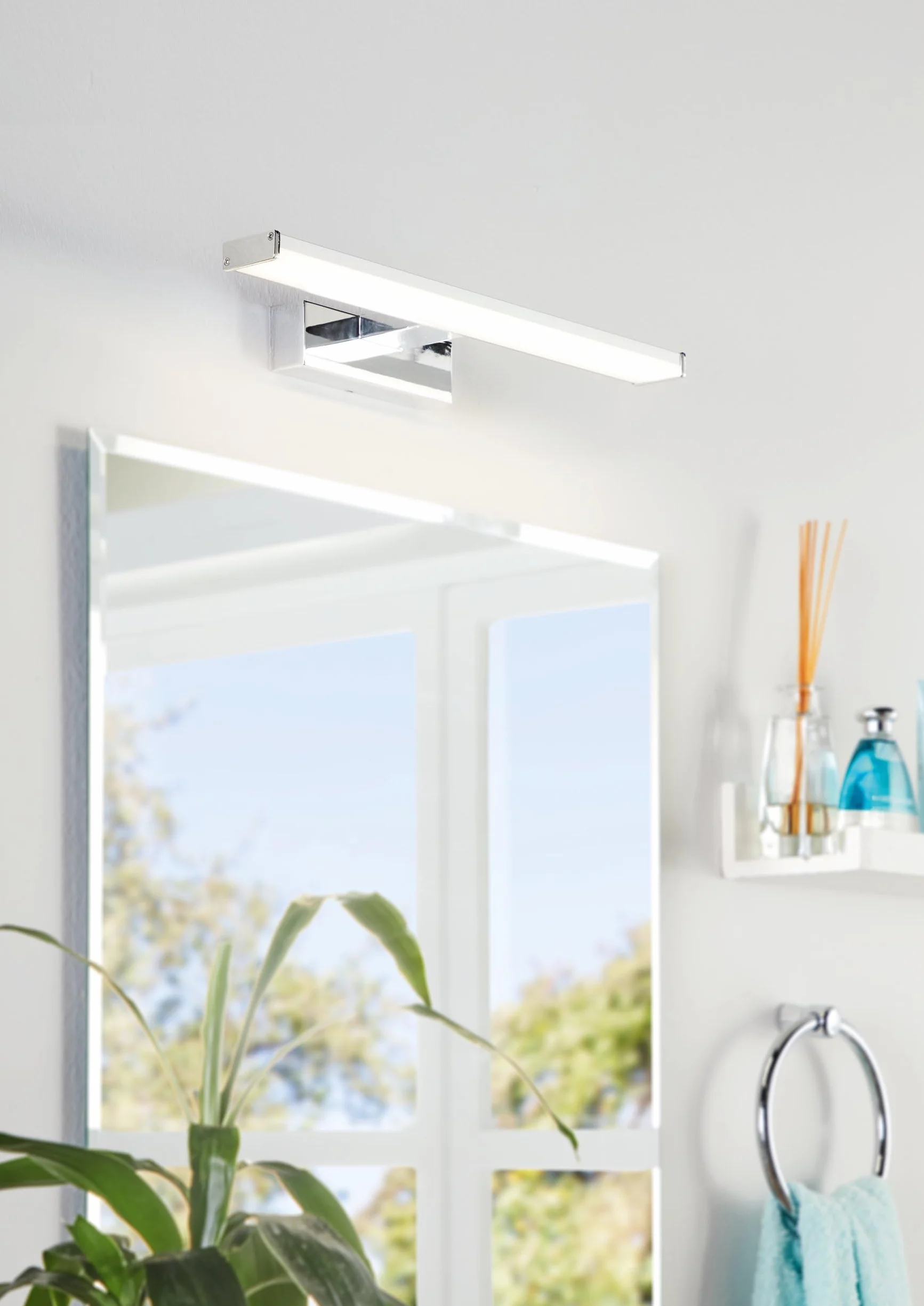 EGLO Lampa ścienna LED Pandella 1, lampa LED nad lustro z aluminium i tworzywa sztucznego, lampa łazienkowa w kolorze chromu, srebrnym, białym, lampa LED do wilgotnych pomieszczeń neutralna biel,