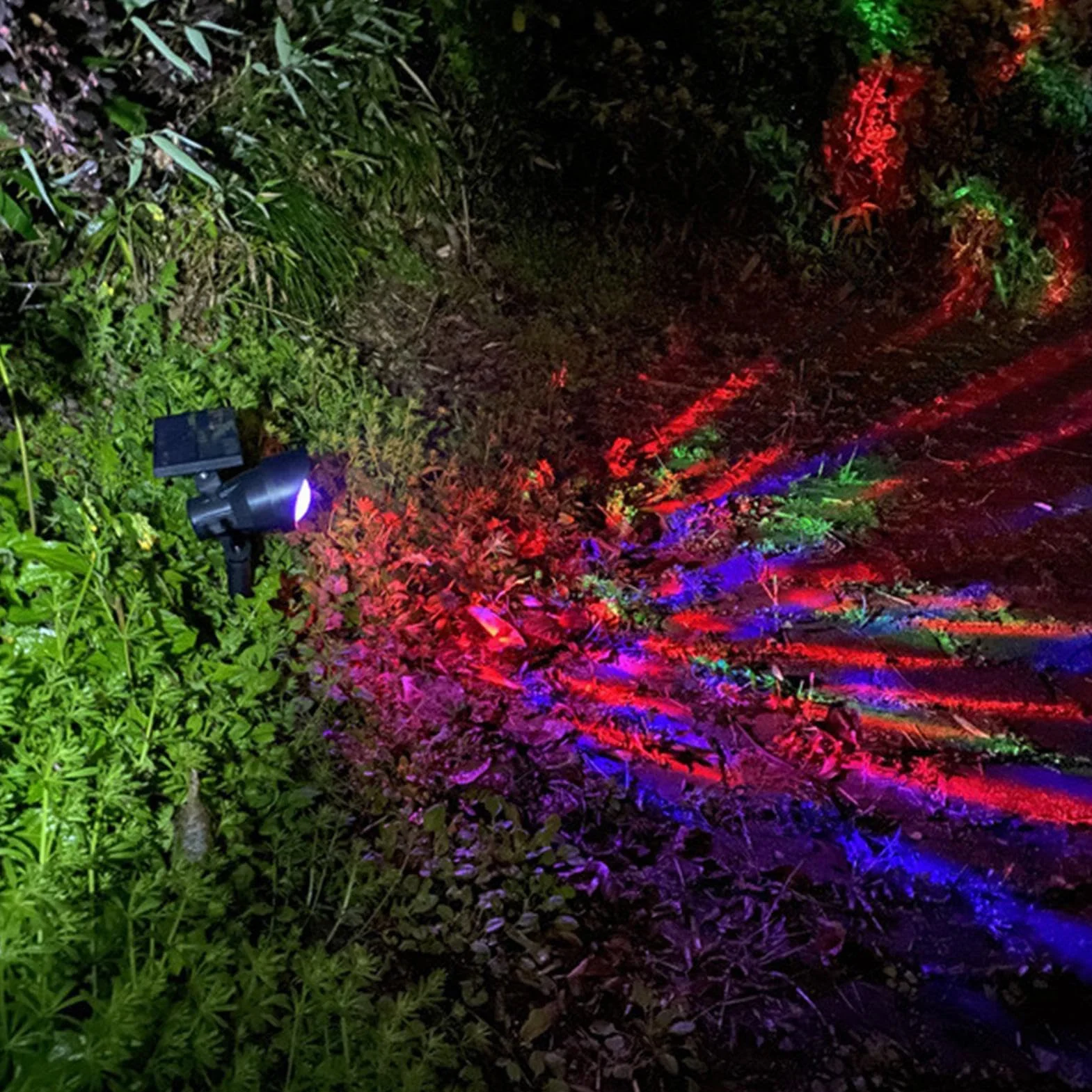 Solarne światła projektora zewnętrznego, solarne oświetlenie projektora bożonarodzeniowego, wodoodporny reflektor słoneczny, świąteczne oświetlenie zewnętrzne LED, wodoodporne wielokolorowe światło