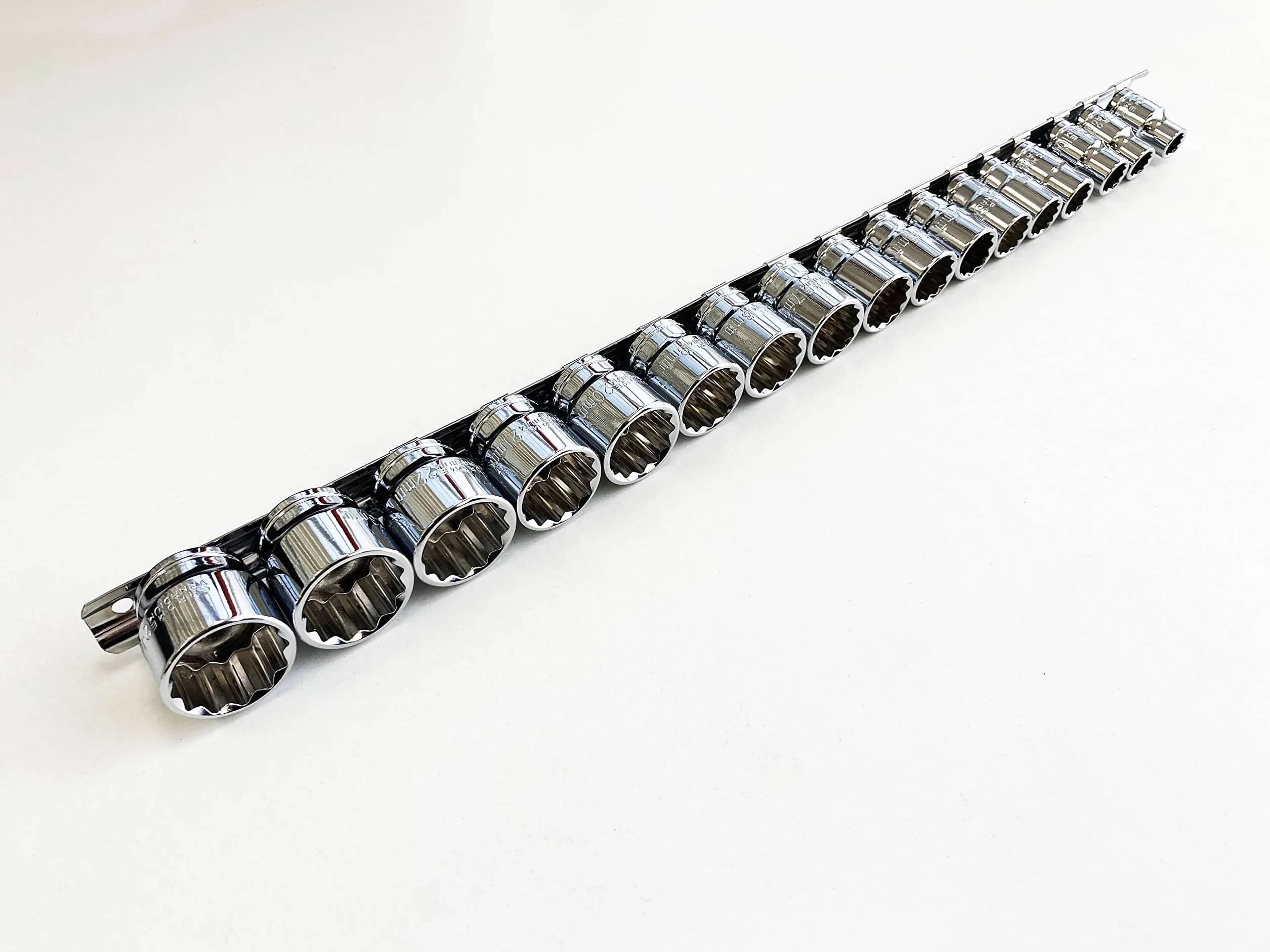 3/8" 12-stronne płytki gniazda CRV 17 szt. na szynie