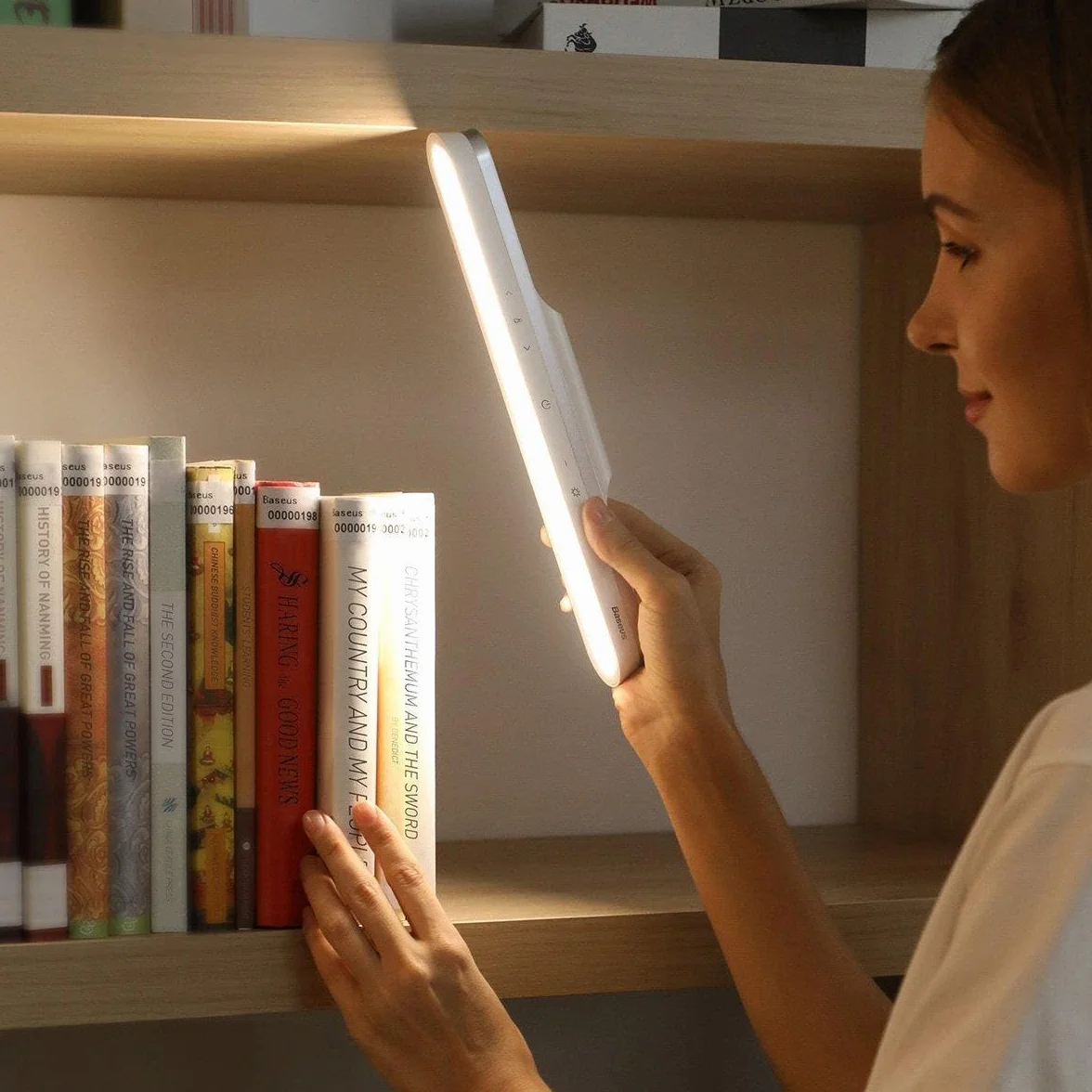 Baseus Home i-wok Series Magnetic Stepless Dimming Charging Desk Lamp Pro White