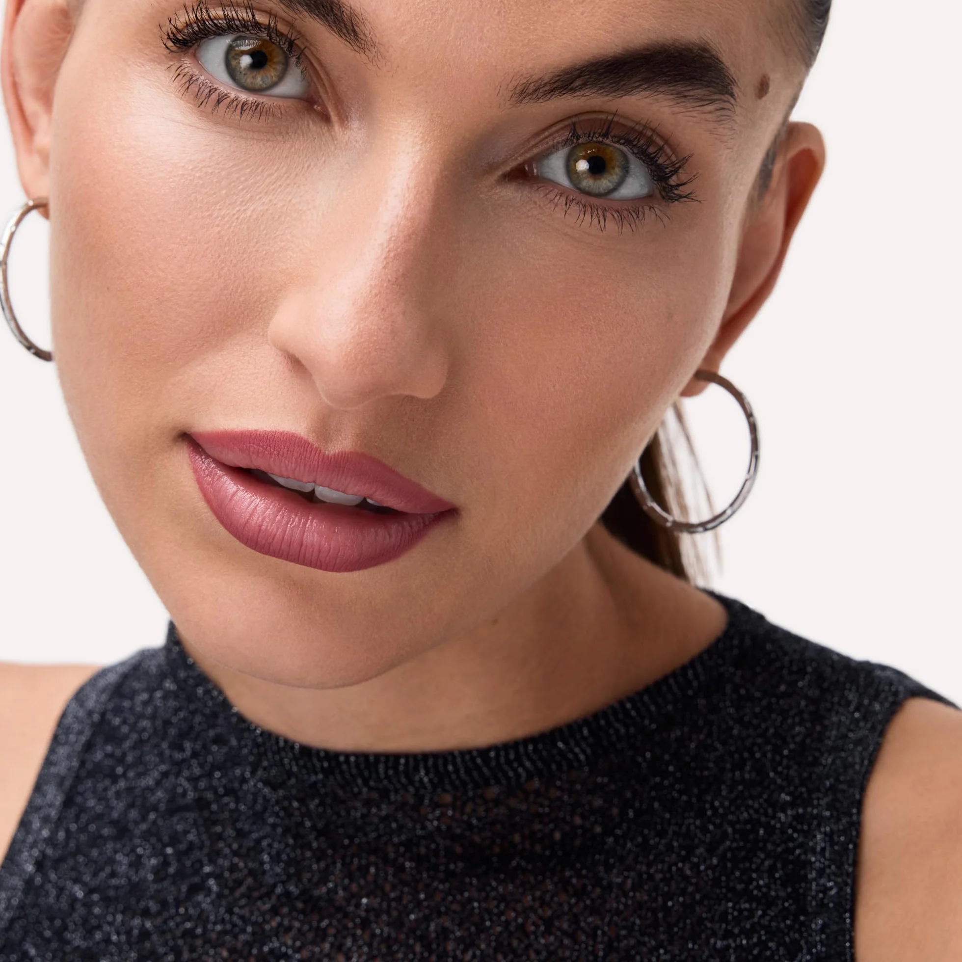 Catrice Konturówka do ust Gel Glide Long-Lasting Lip Liner, długotrwały, nie pozostawia smug, intensywny kolor (1.5g)
