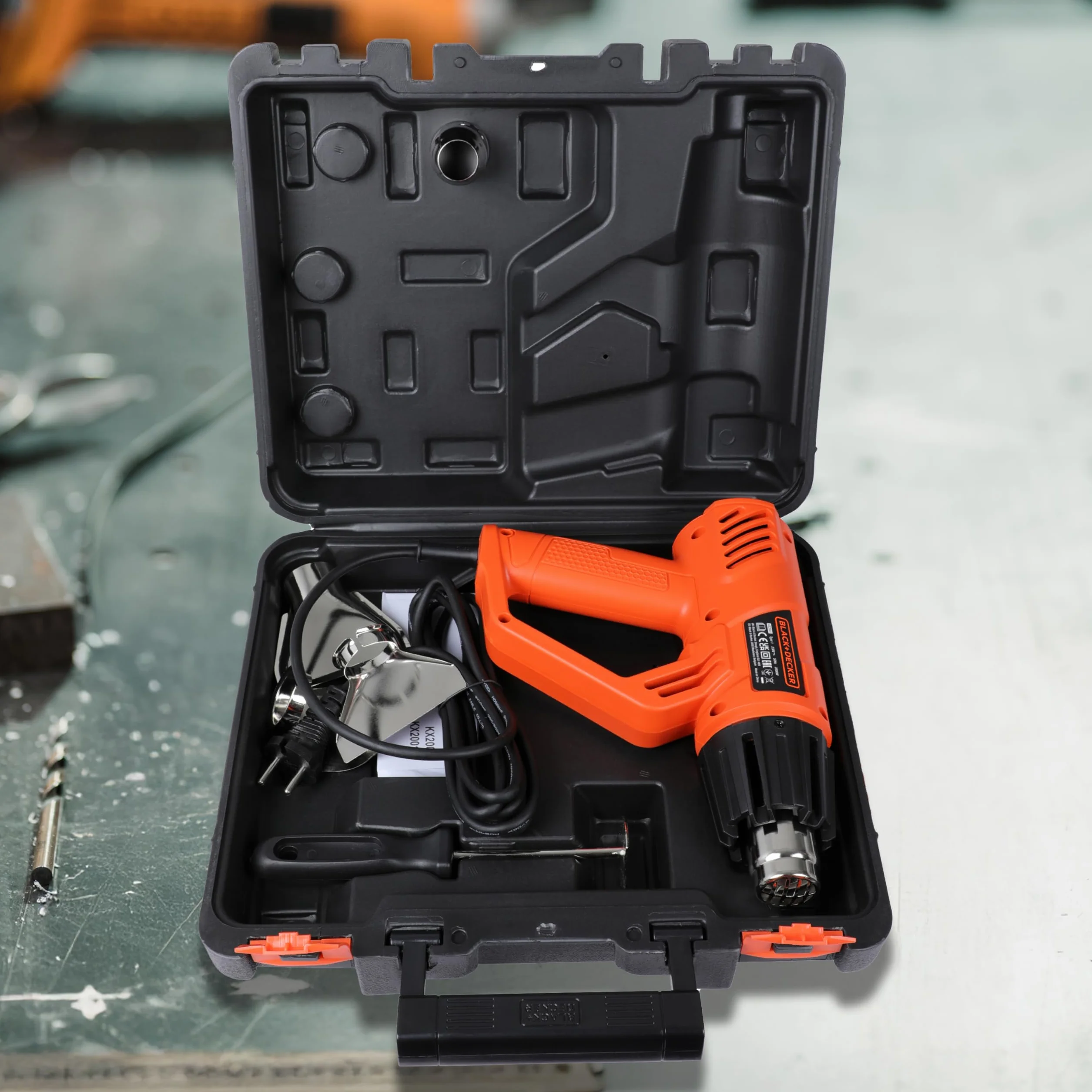 BLACK & DECKER Wytrzymały Decapador térmico 2000W, temperatura 50-450/90-600°C, 5 akcesoriów