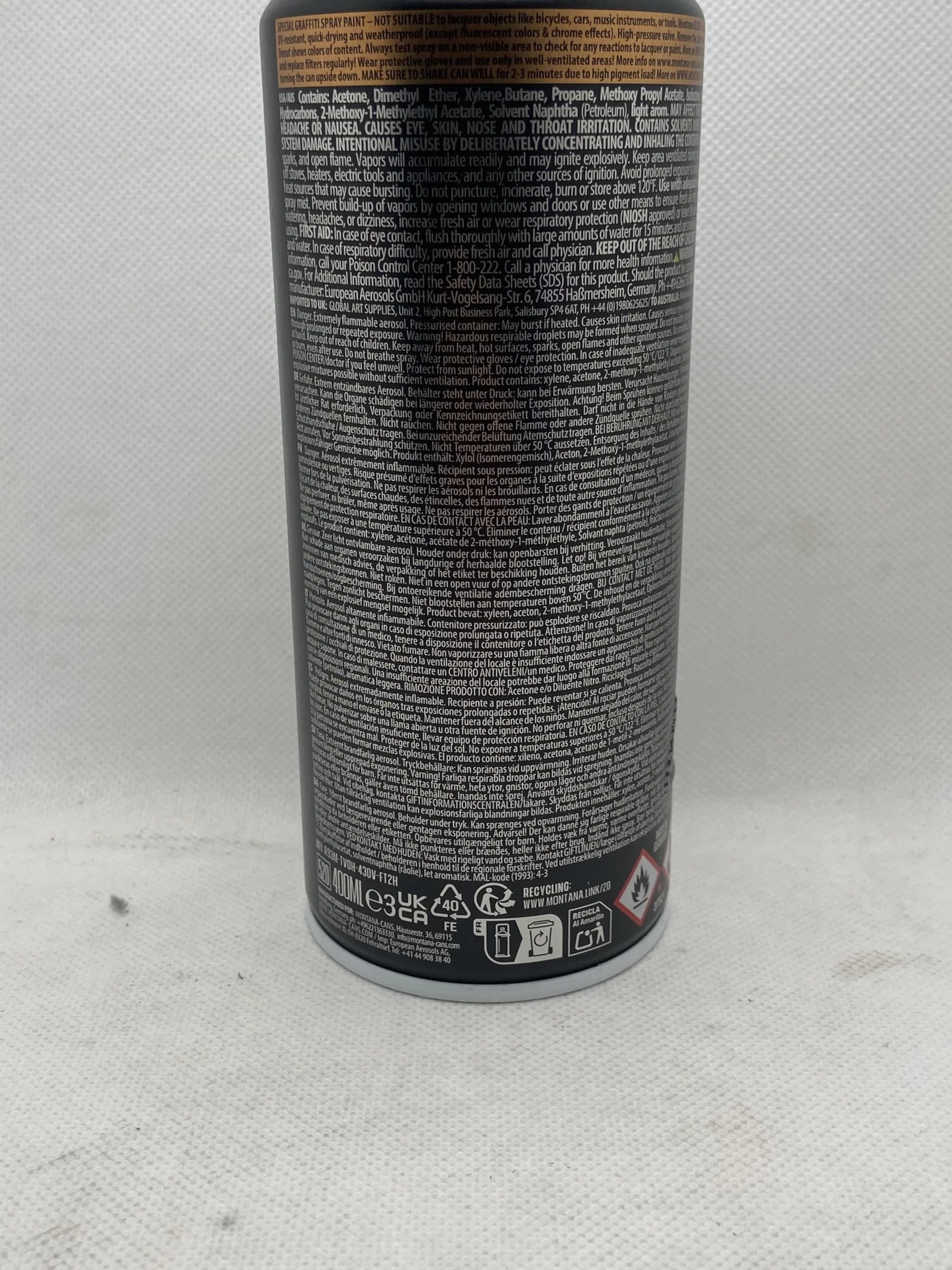 Montana Black 400 ml farba w sprayu zestaw 12 sztuk + 6 głowic natryskowych graffiti