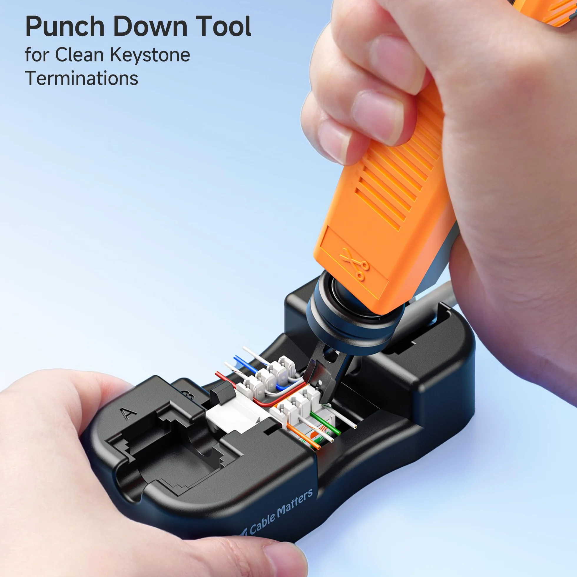 Cable Matters zestaw narzędzi sieciowych 7 w 1: zaciskarka RJ45, narzędzie uderzeniowe (punch down), podstawka, tester kabli, wtyki RJ45 z osłonkami, ściągacz izolacji + walizka