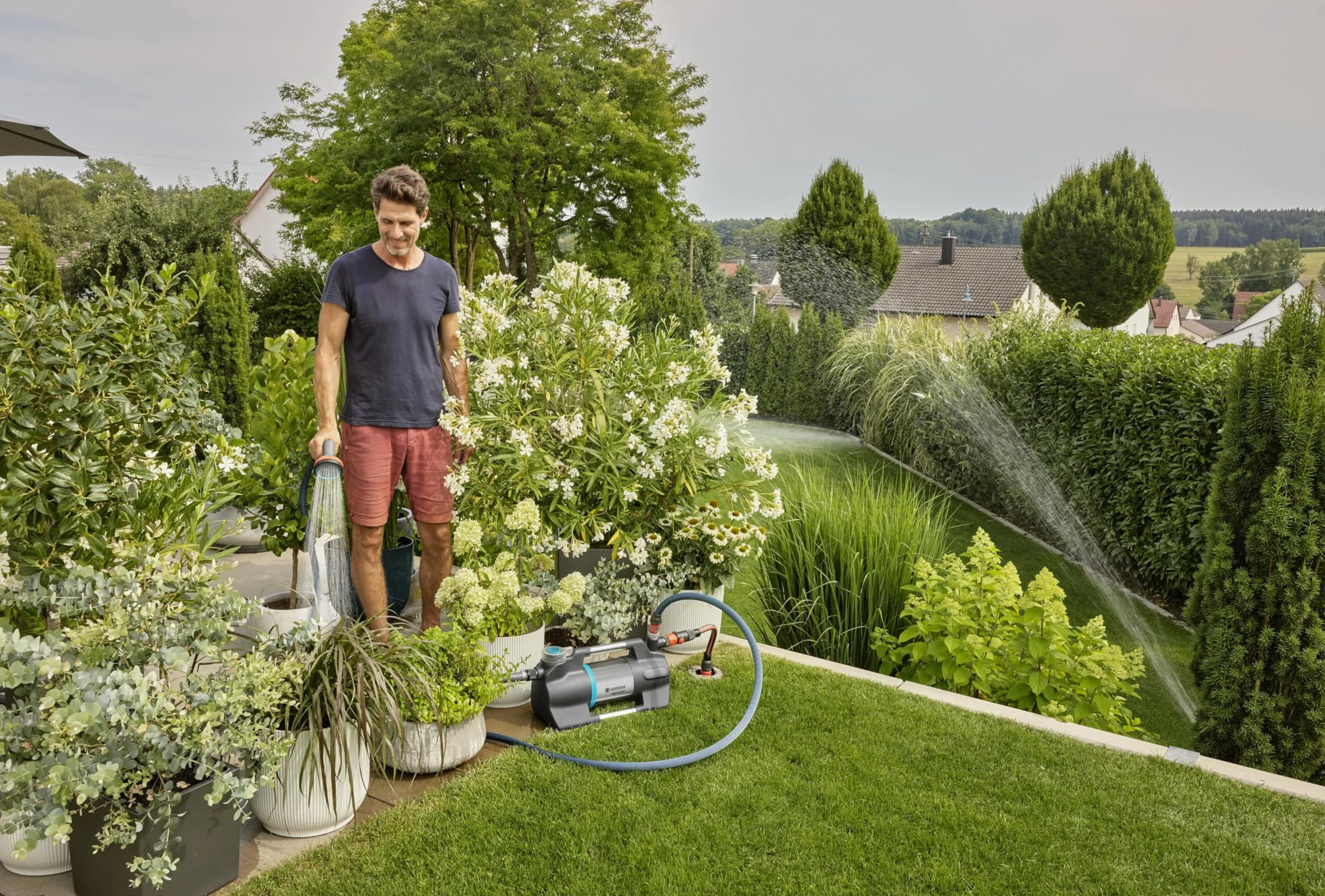 Gardena pompa ogrodowa 6300 SilentComfort: Cicha pompa nawadniająca sterowana przez aplikację, tłoczenie 6300 l/h, zabezp. przed pracą na sucho, stal nierdzew., energoosz. i wodoszcz. (9058-20)