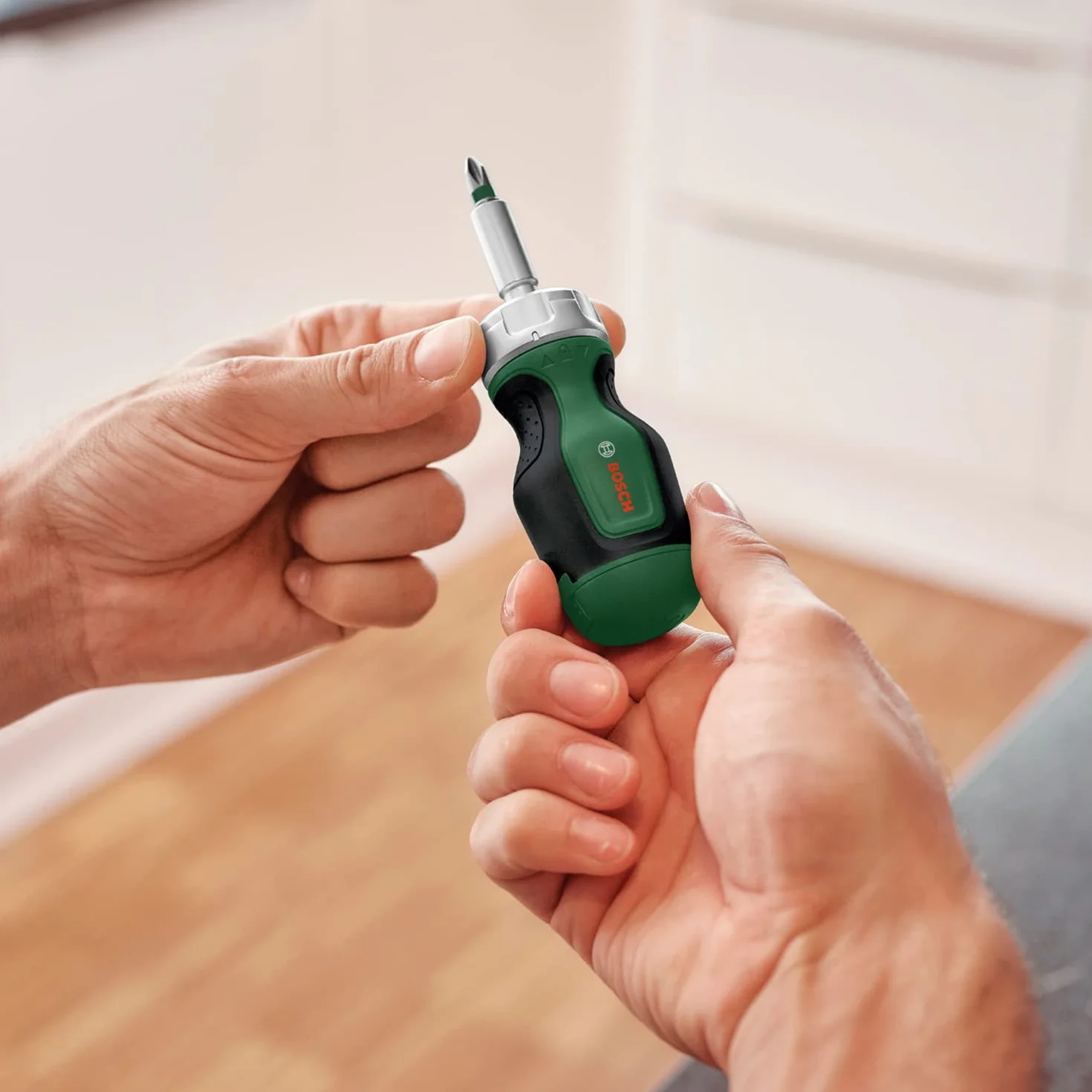 Bosch wkrętak z grzechotką 6 końcówek PZ1/2 PH2 SL4 TX25 HEX5 uchwyt magnetyczny