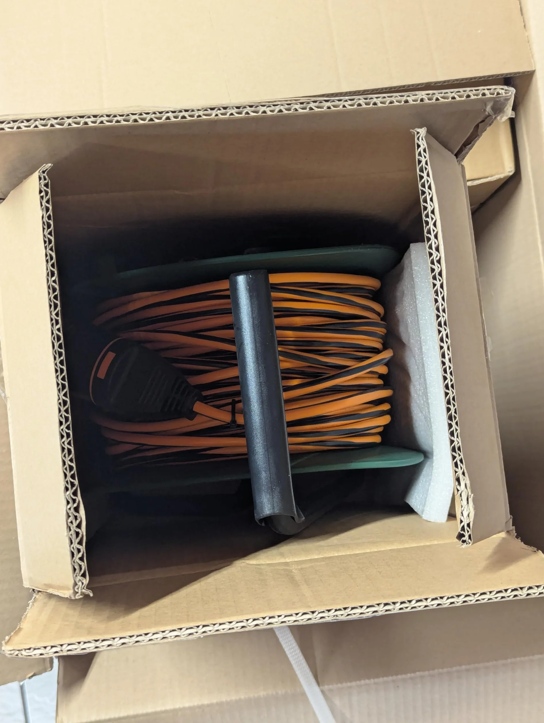 Przedłużacz z bębnem kablowym 50 m H05VV-F 3×1,5 mm² siła ciągnąca 12 kg