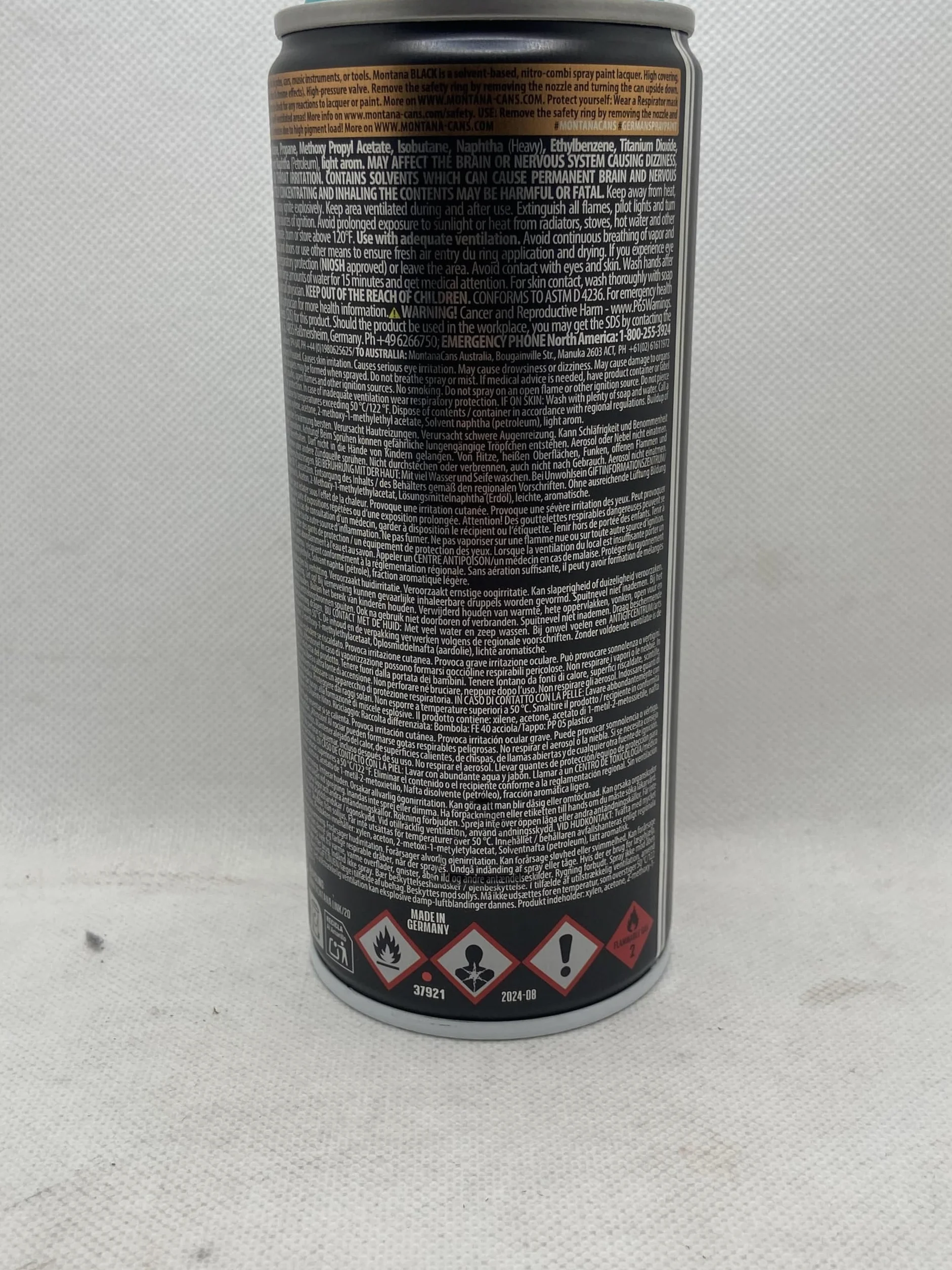 Montana Black 400 ml farba w sprayu zestaw 12 sztuk + 6 głowic natryskowych graffiti