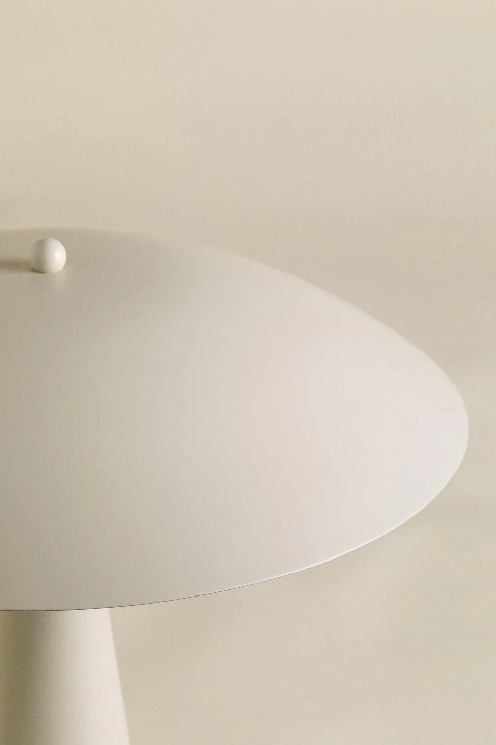 SKLUM Metalowa lampa stołowa Irune