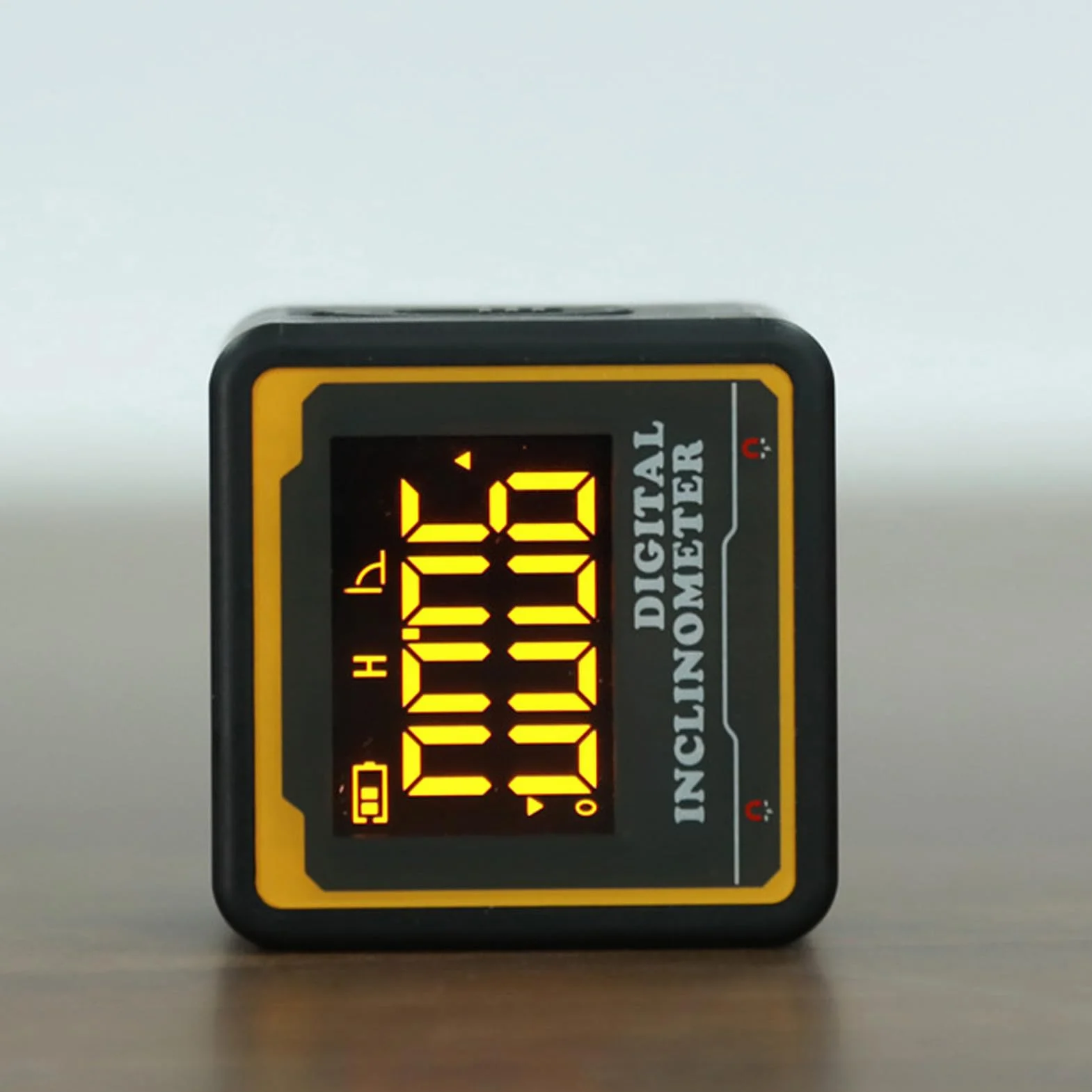 Elektroniczny Inklinometr Cyfrowy Kątomierz Poziomu IP54 Miniaturowy z Podświetleniem i Magnetyczną Podstawą