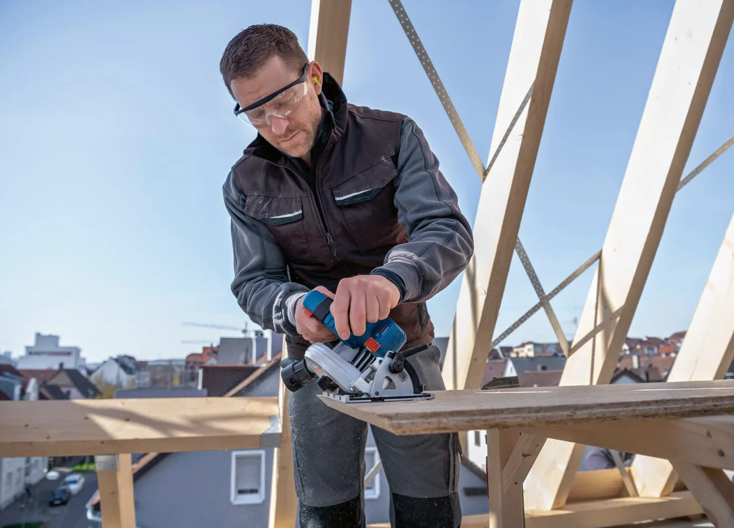 Bosch Professional GKS 185-LI akumulatorowa pilarka tarczowa 18V L-BOXX 165 mm