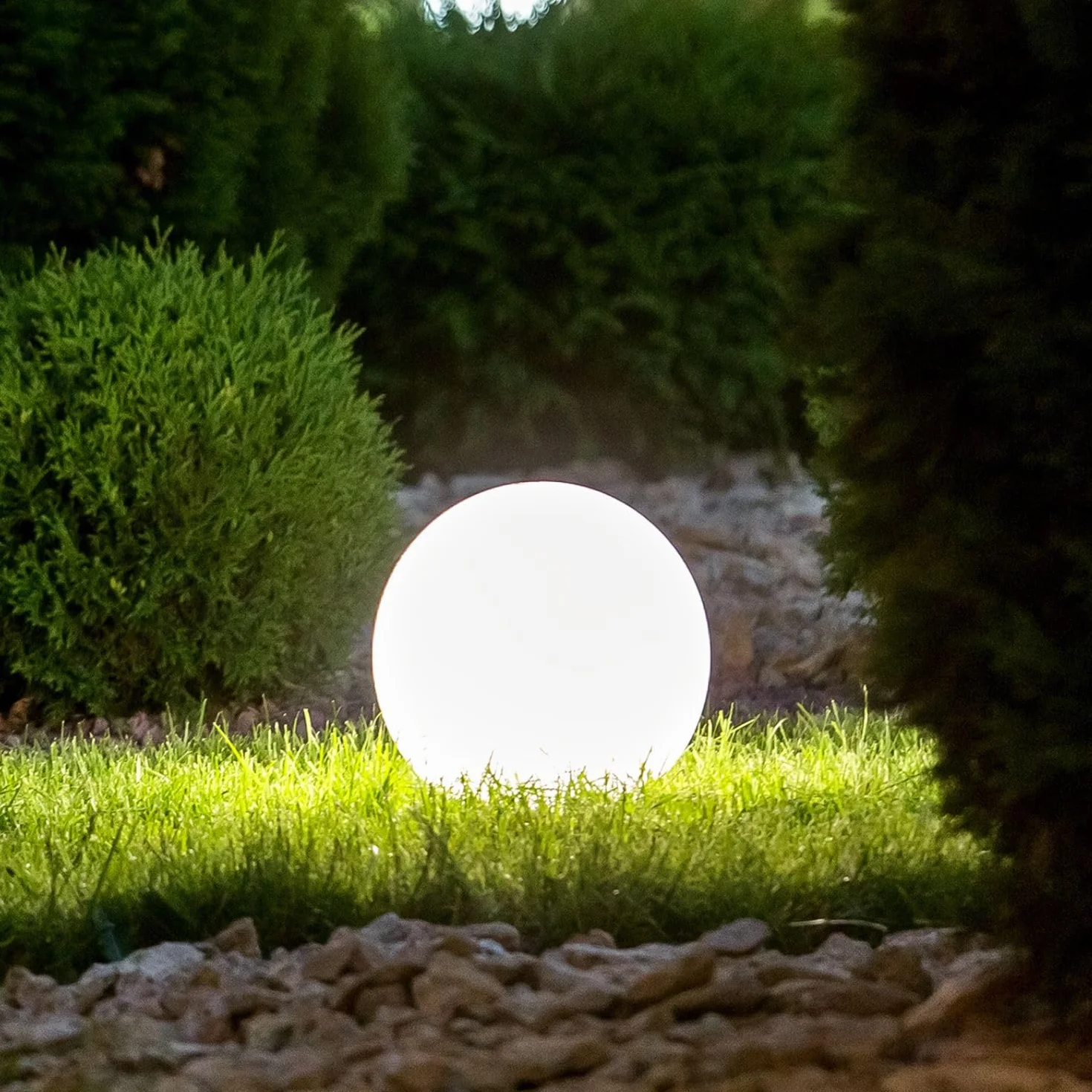 BEPER P207ILO225 Lampa ogrodowa kula LED RGB IP44 wodoodporna ładowana energią słoneczną średnica 25 cm