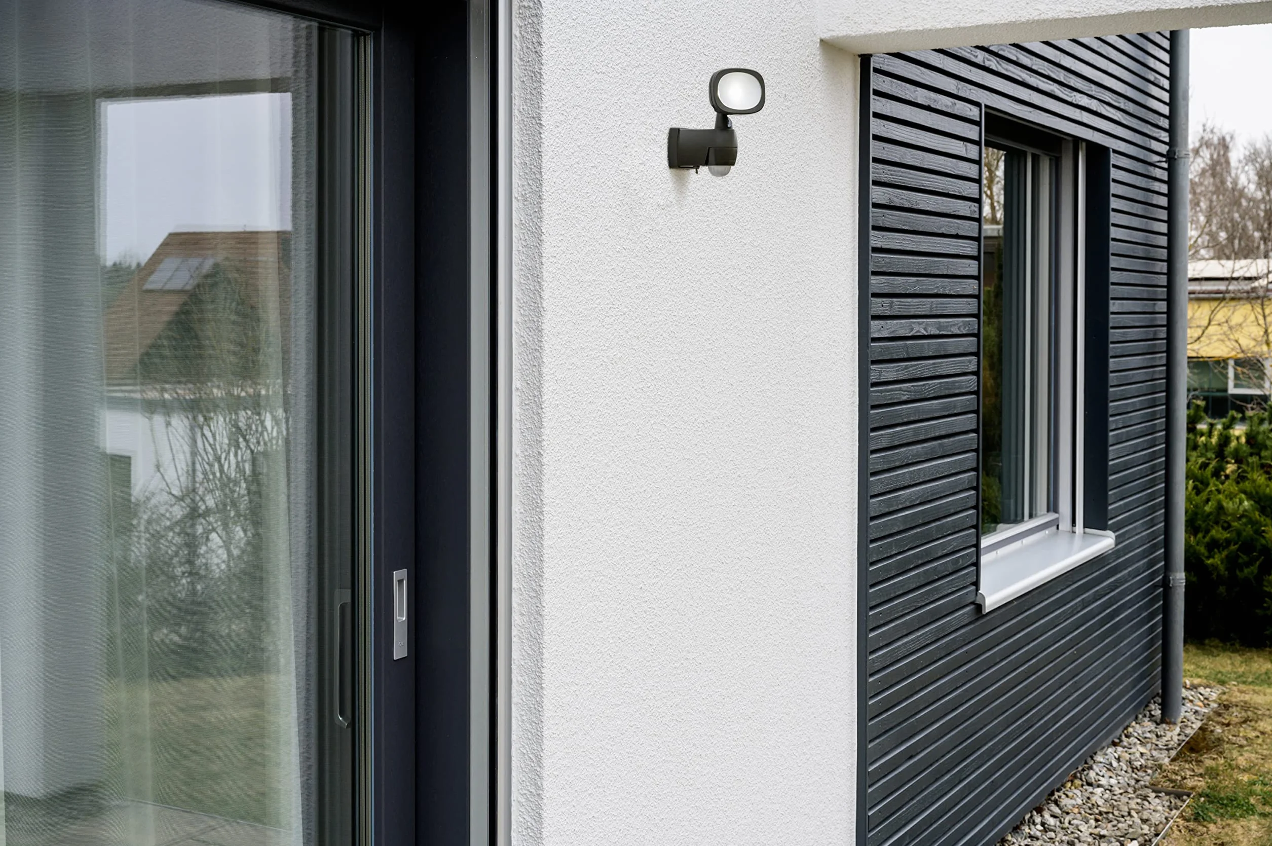 Brennenstuhl LUFOS Reflektor LED z bateriami Kinkiet Zewnętrzny z czujnikiem ruchu 440 lumenów IP44