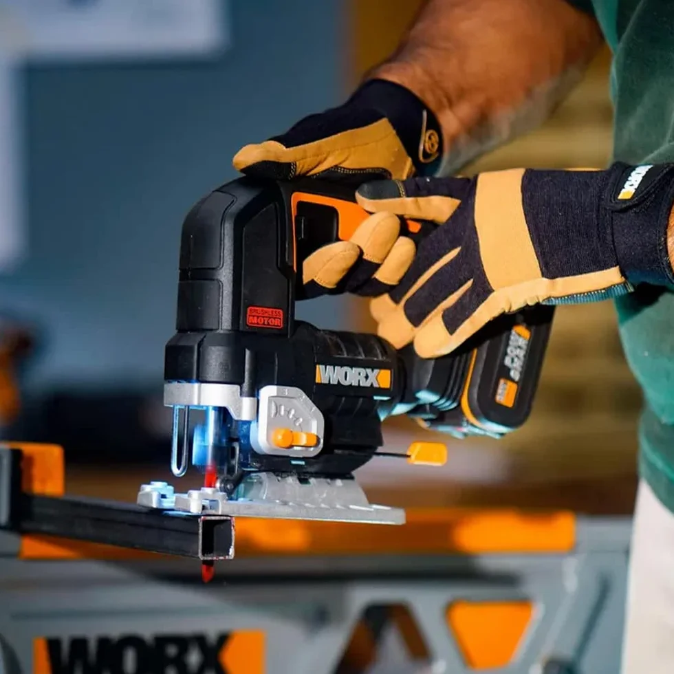 WORX Nitro WX542 akumulatorowa wyrzynarka wahadłowa 20 V silnik bezszczotkowy z adapterem ssącym