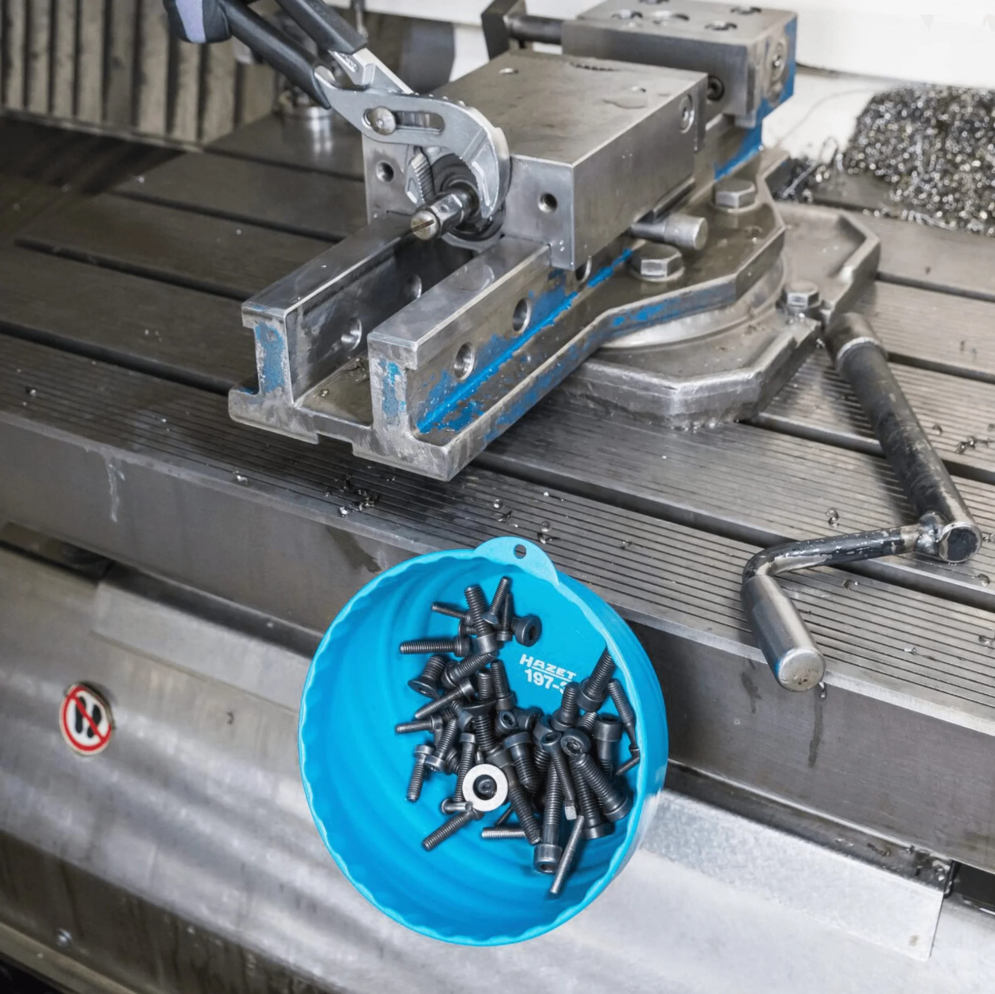 HAZET 197-3 Magnetyczna Półka 150 mm z Tworzywa Sztucznego do Przechowywania Śrub