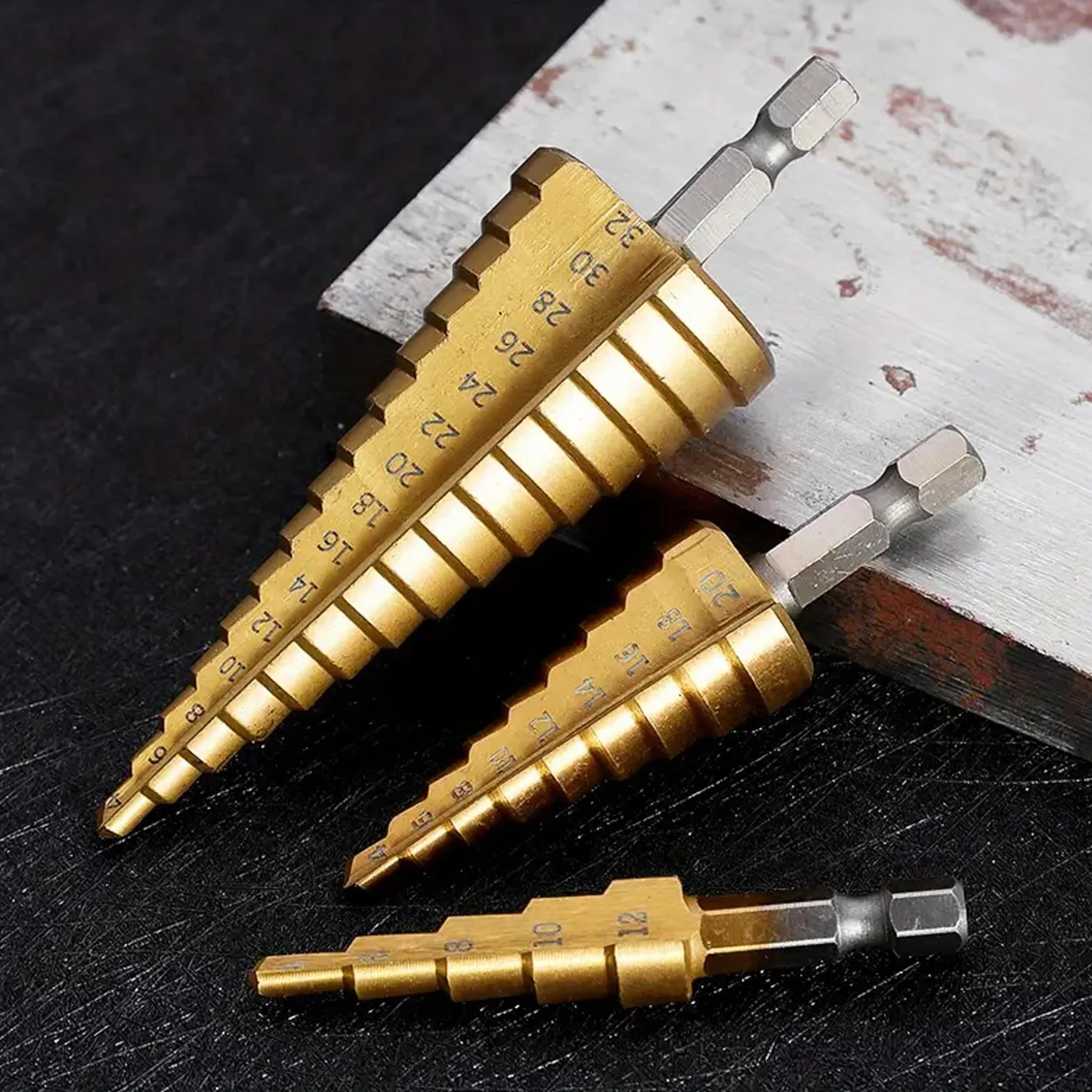Zestaw 3 wierteł stopniowych HSS 4-32 mm, powlekane tytanem, trzpień sześciokątny 6 mm