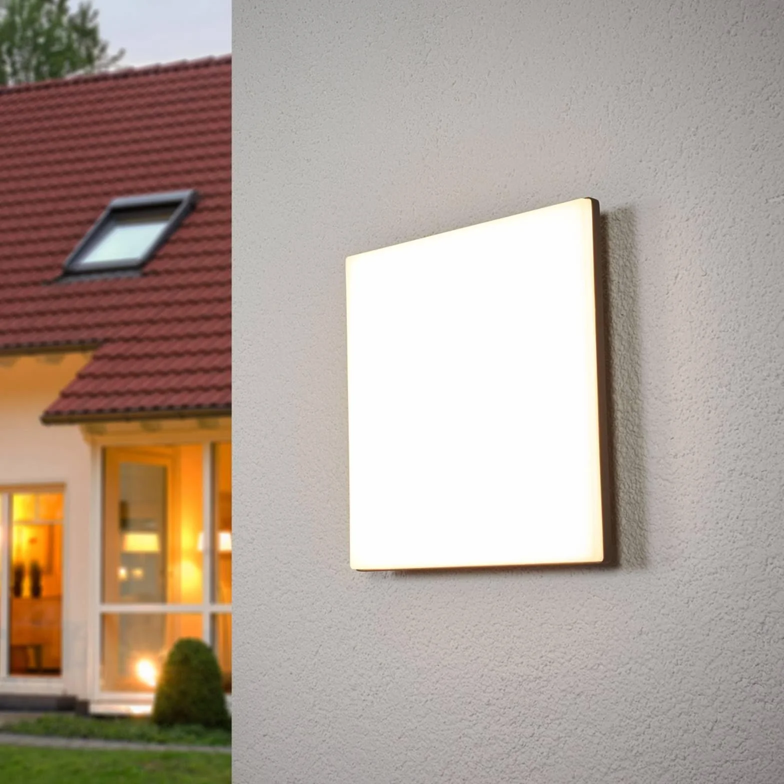 Lucande LED Henni z czujnikiem ruchu biały opal IP65