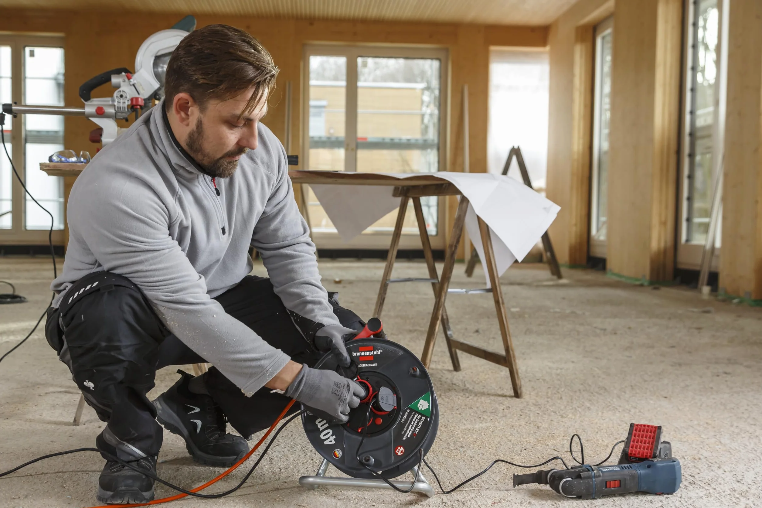 Brennenstuhl Garant V2 bęben kablowy IP44, 40 m, do użytku na zewnątrz (Made in Germany, kabel w kolorze pomarańczowym, krótkotrwałe zastosowanie na zewnątrz)