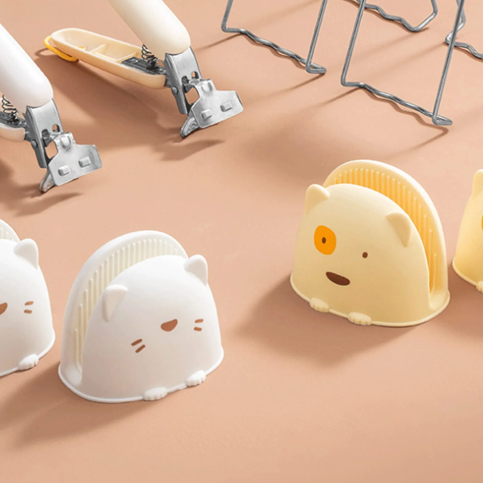 Silikonowe Rękawice Kuchenne Cute Cartoon Pinch Grip Mini Ochraniacz na Palce Uchwyt na Garnek Żółty